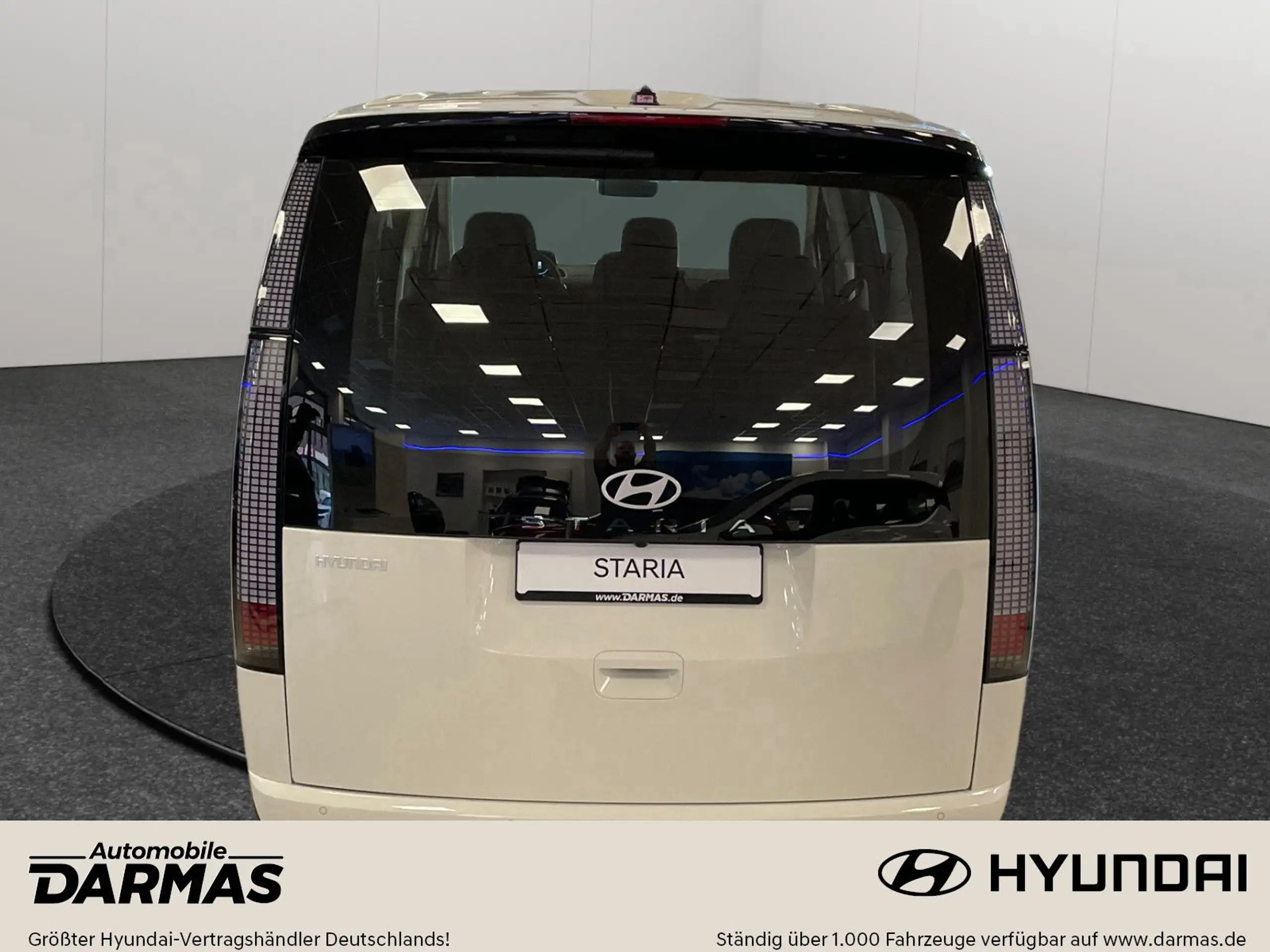 Hyundai - STARIA