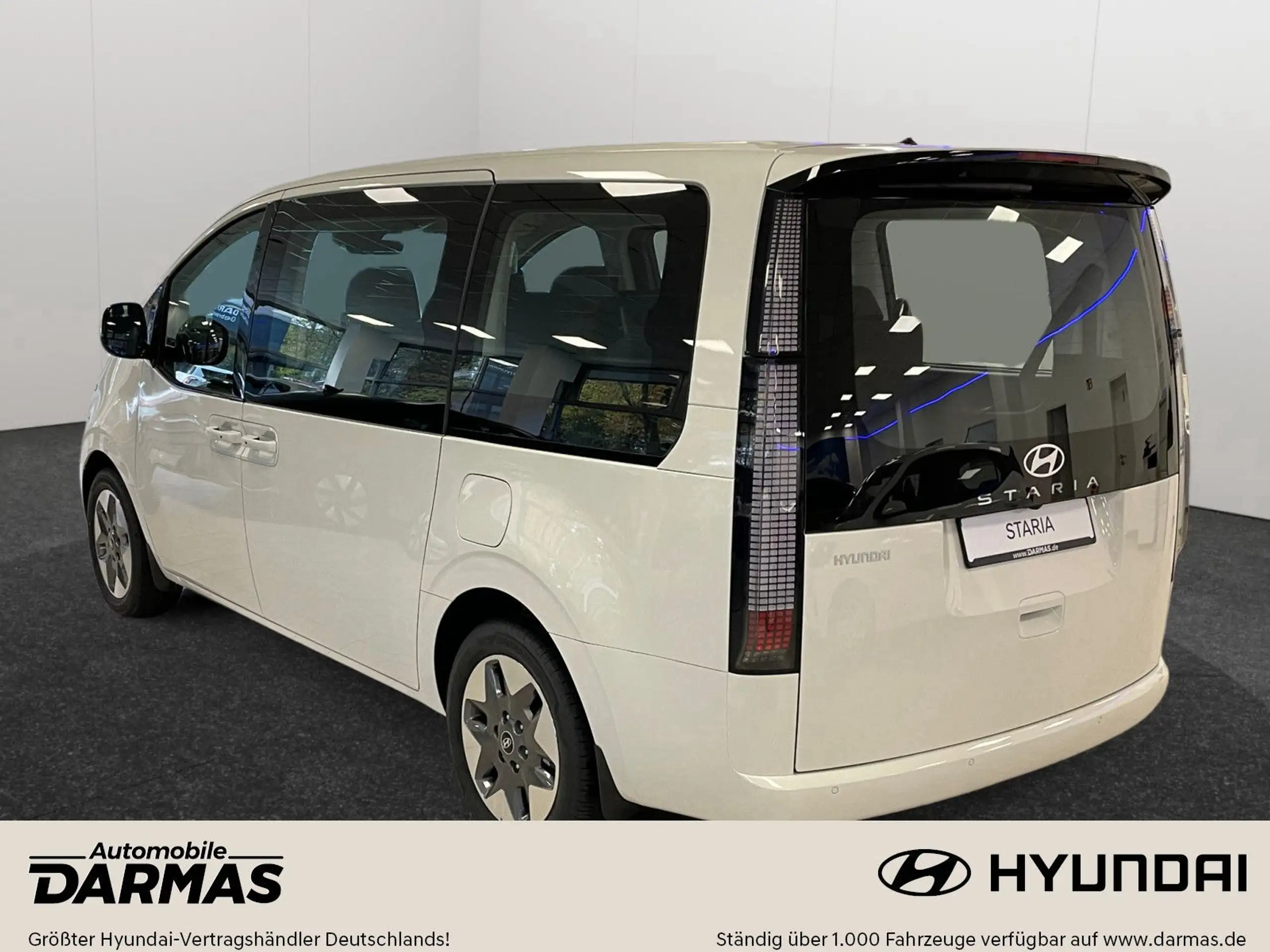 Hyundai - STARIA