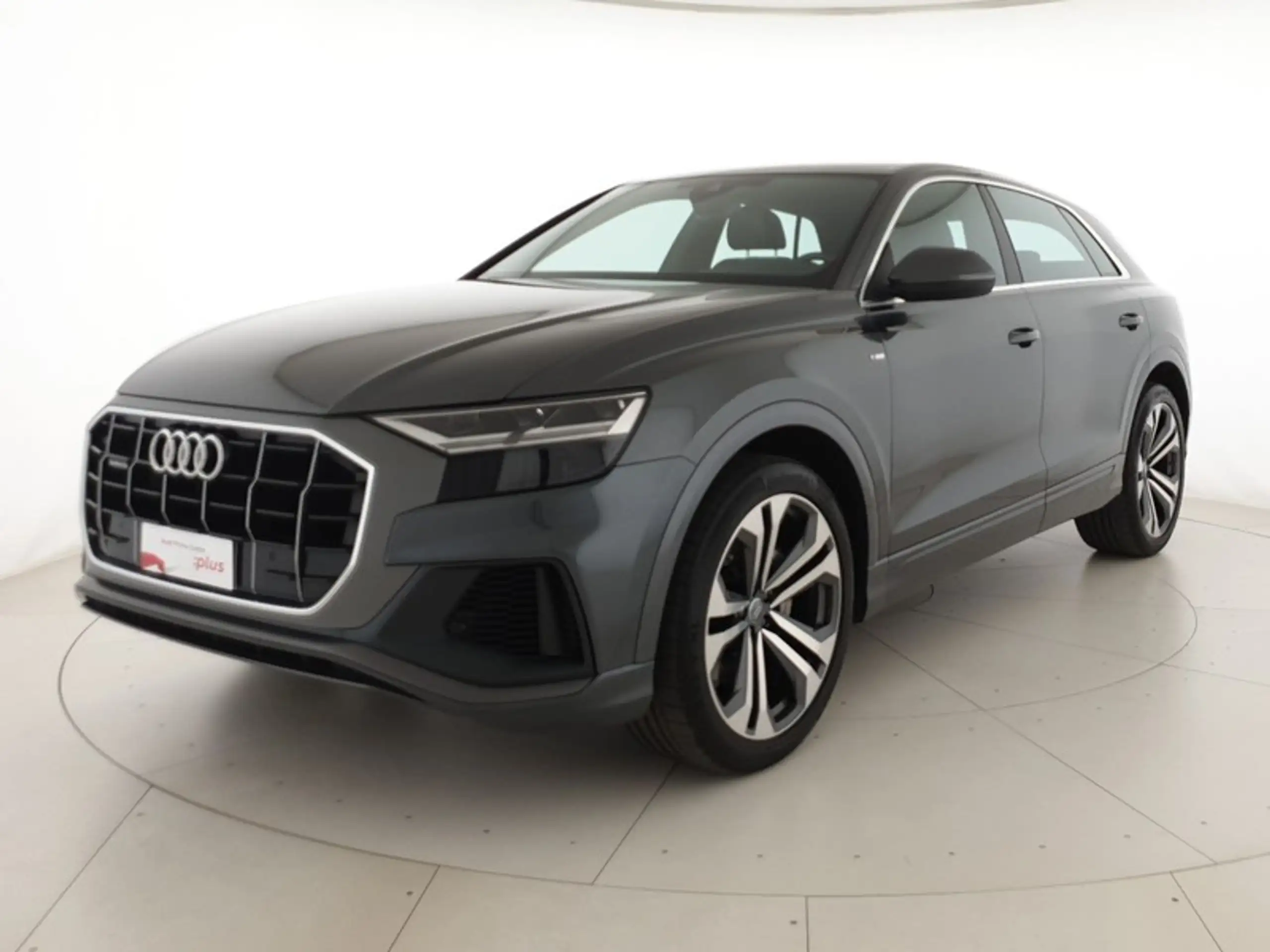 Audi - Q8