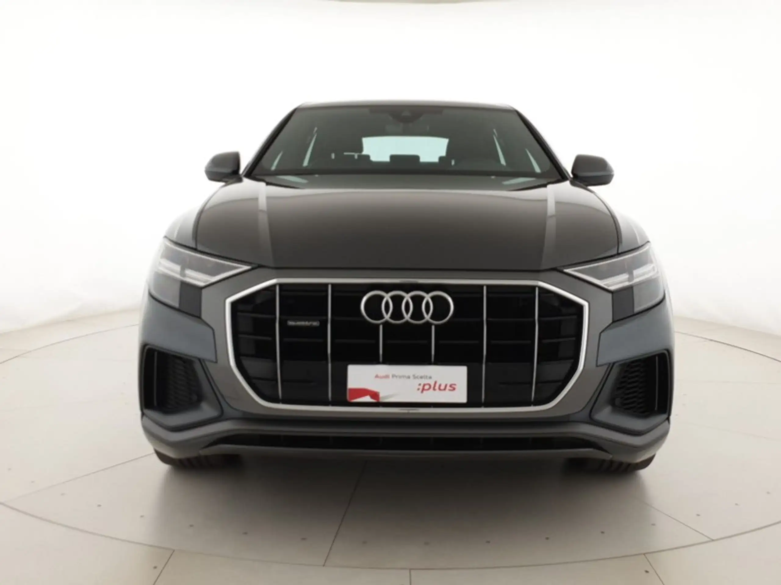 Audi - Q8