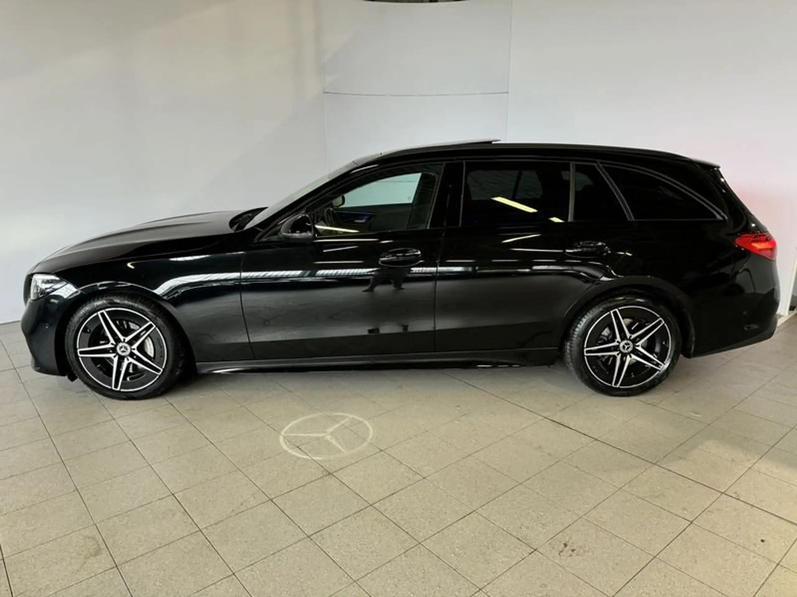 Mercedes-Benz - C 220