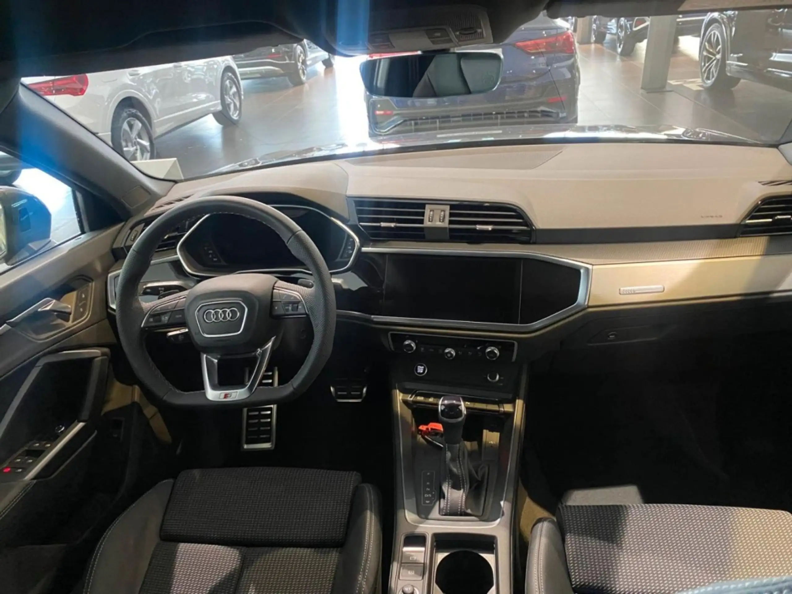 Audi - Q3