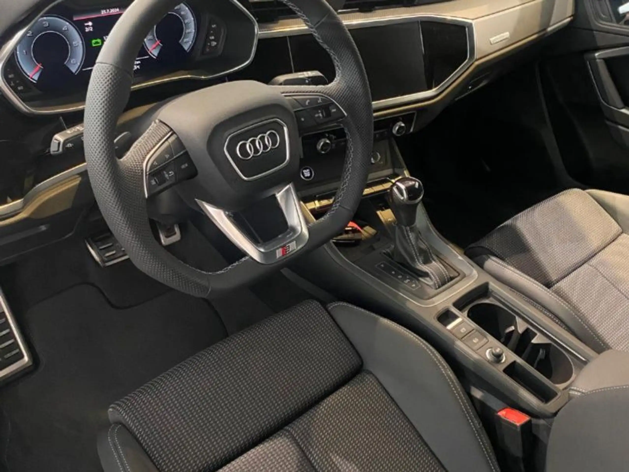 Audi - Q3