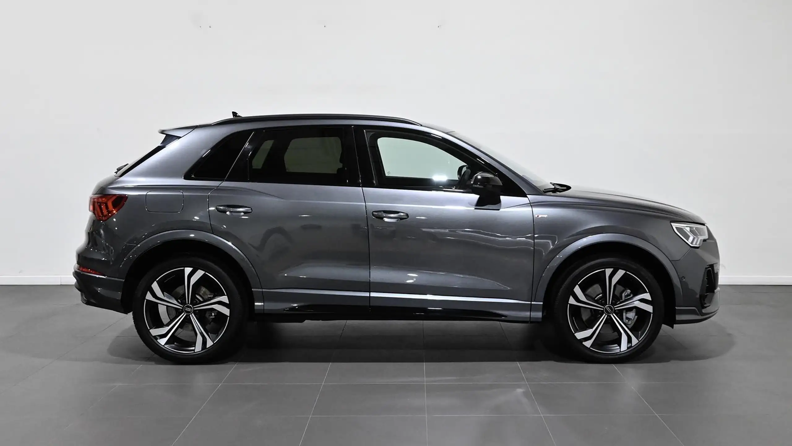 Audi - Q3