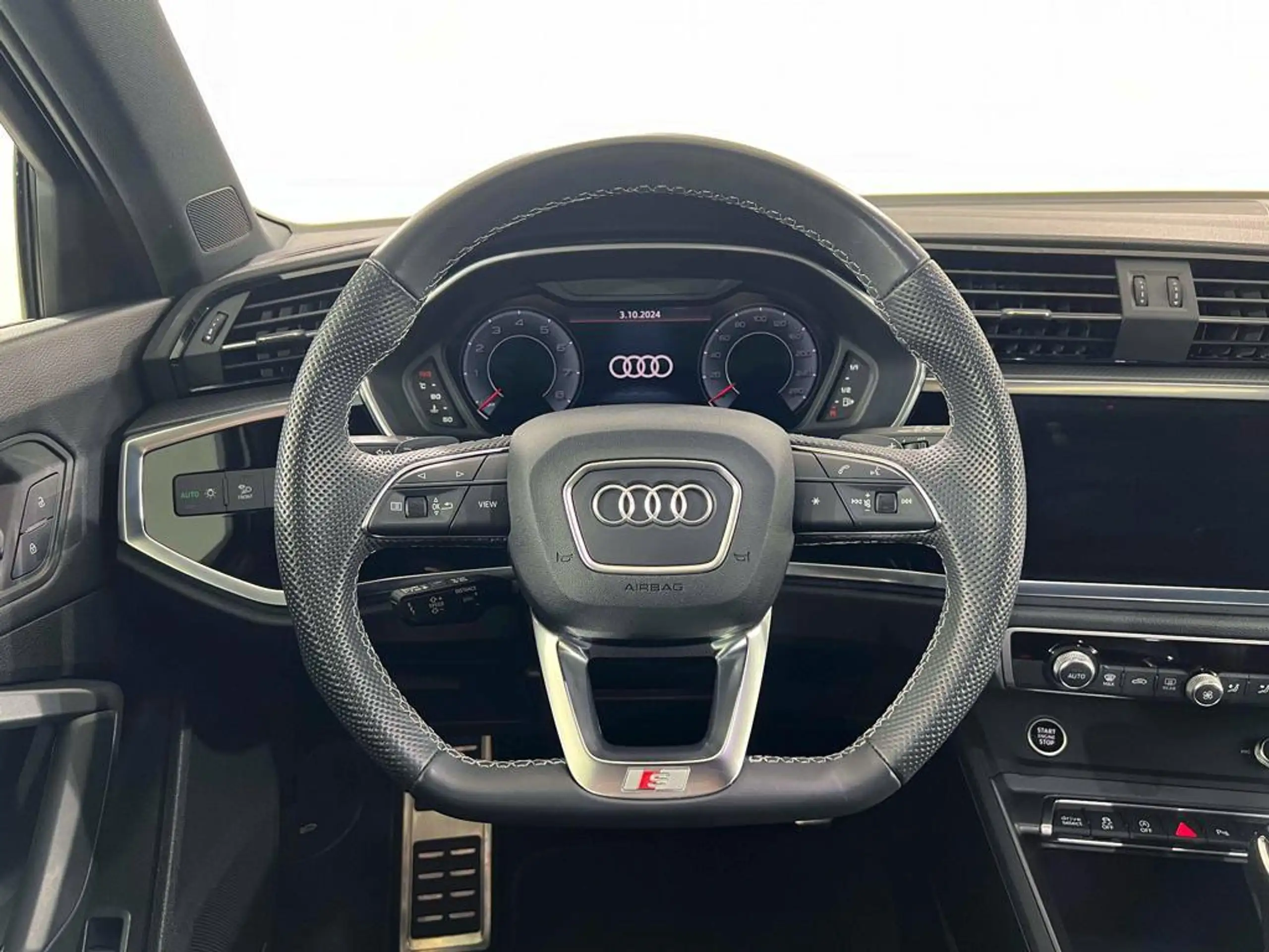 Audi - Q3