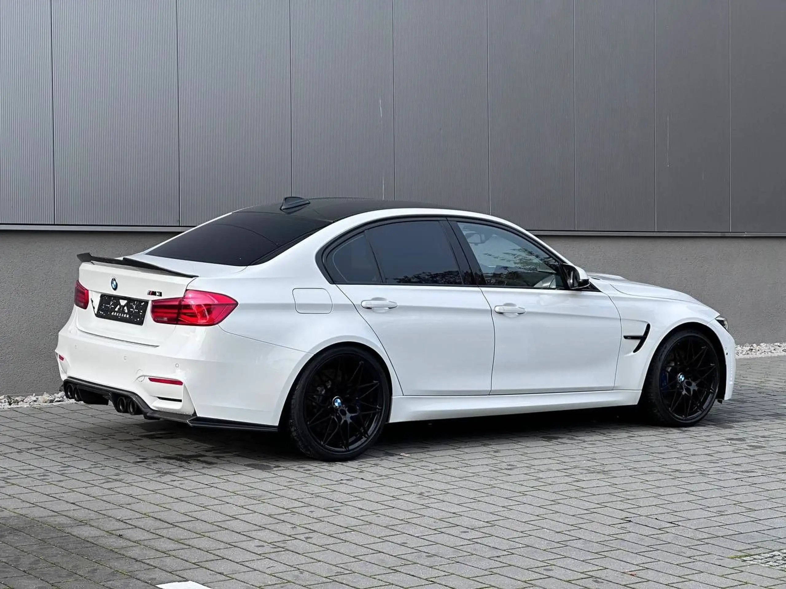 BMW - M3