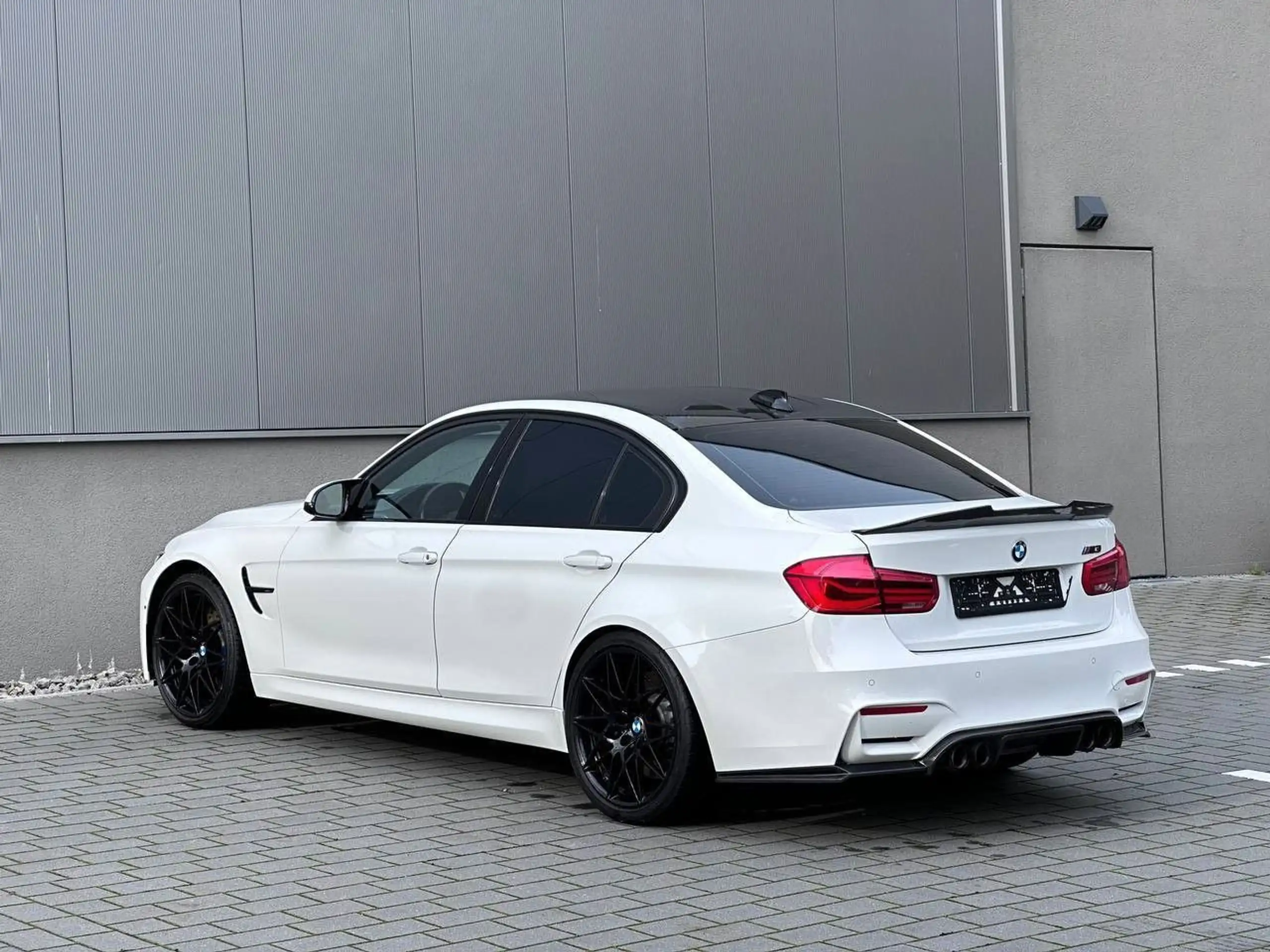 BMW - M3