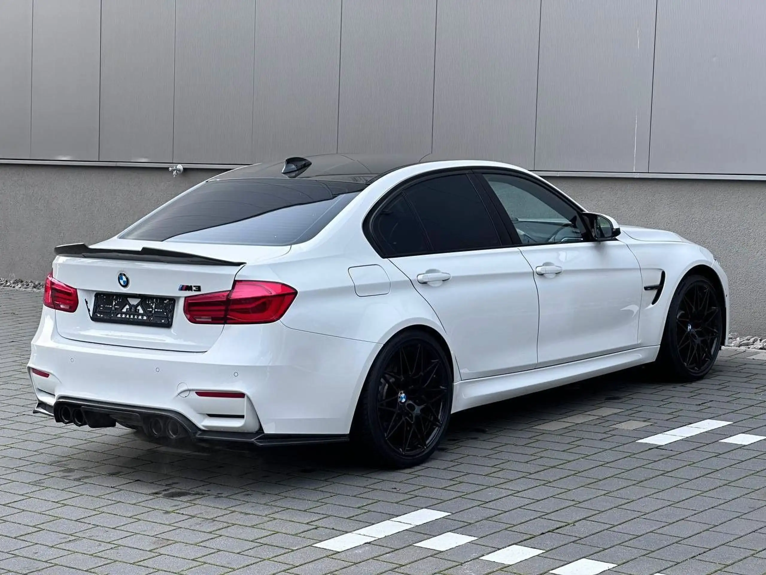 BMW - M3