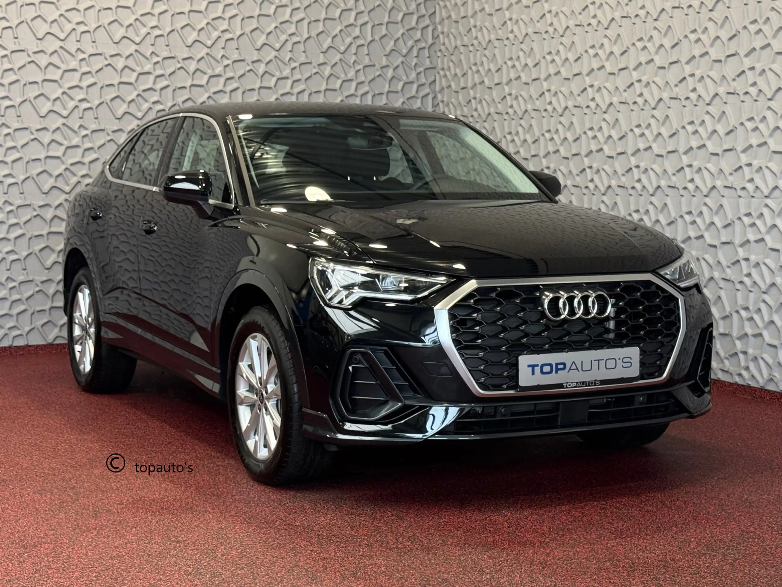 Audi - Q3