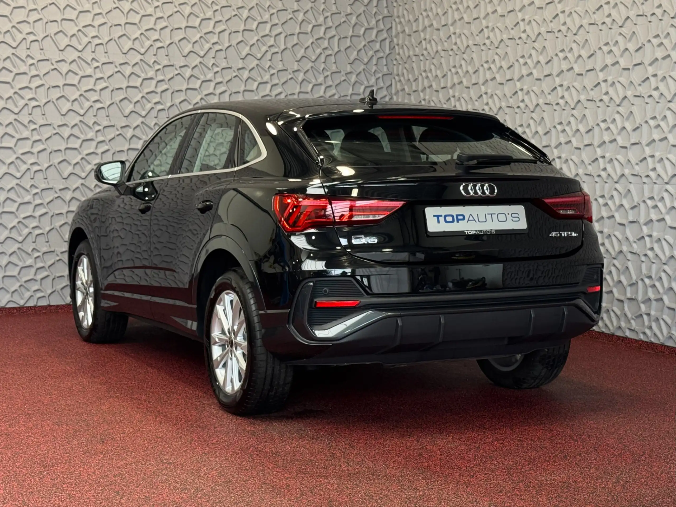 Audi - Q3