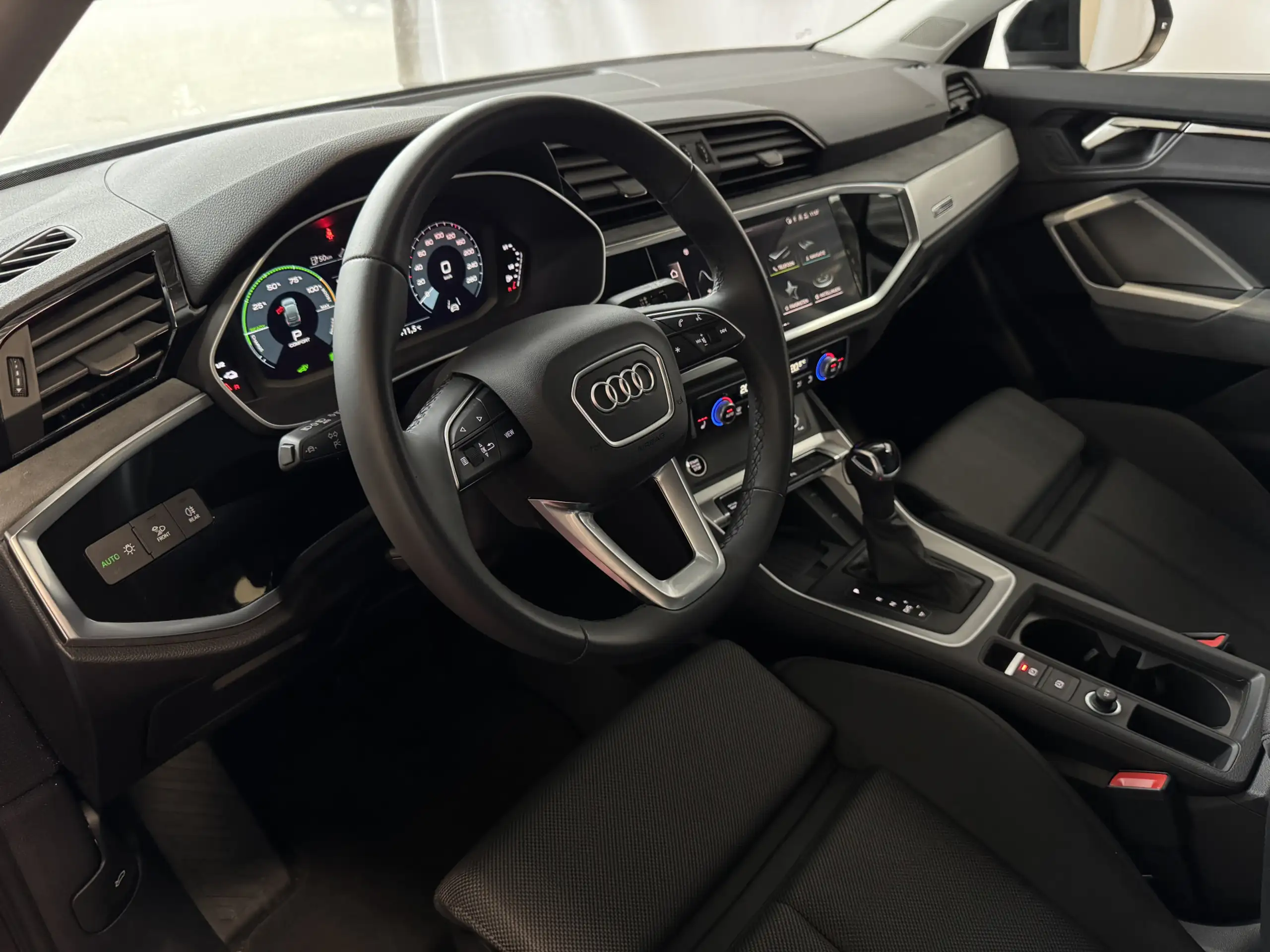 Audi - Q3