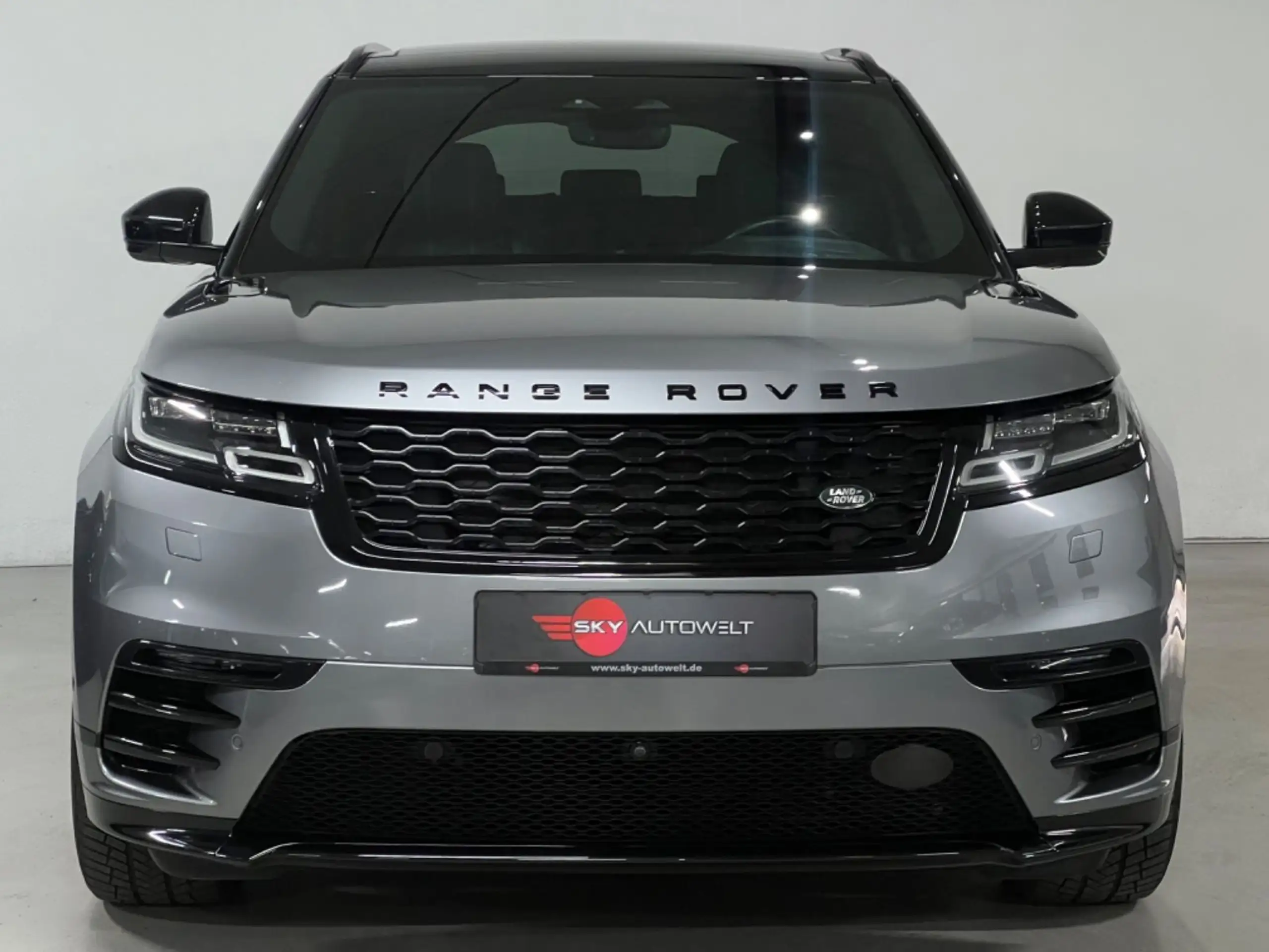 Land Rover - Range Rover Velar