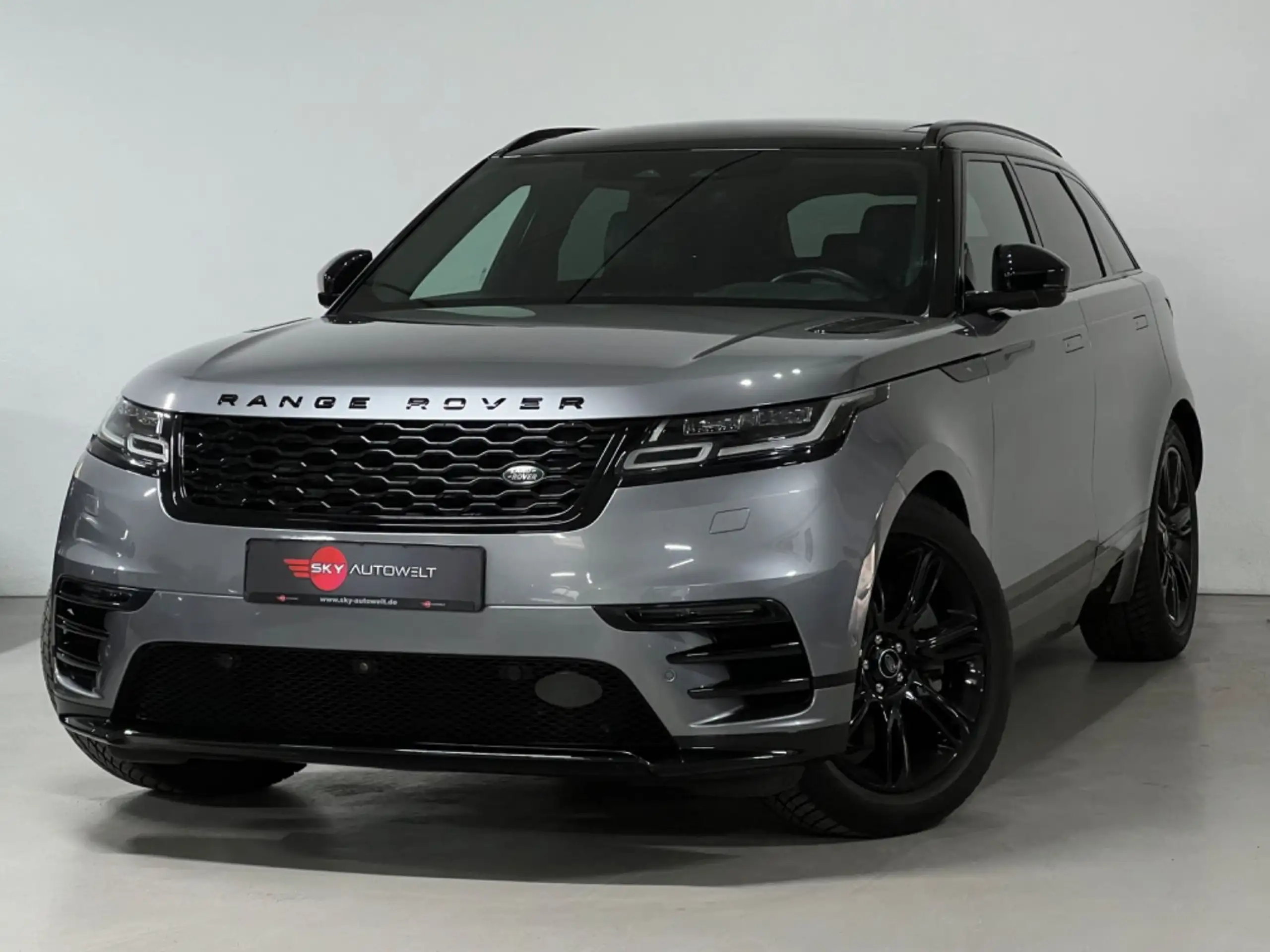 Land Rover - Range Rover Velar