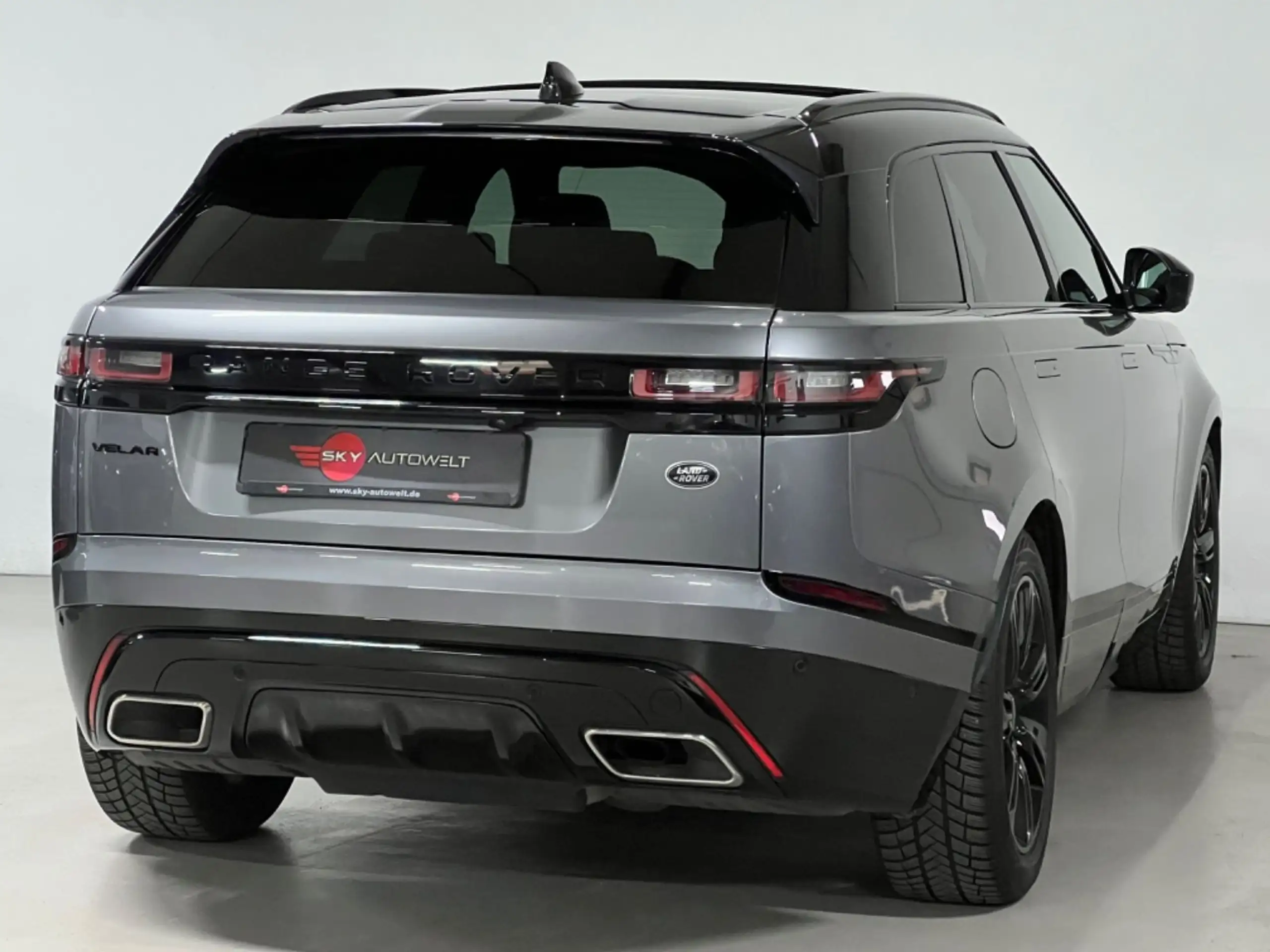 Land Rover - Range Rover Velar