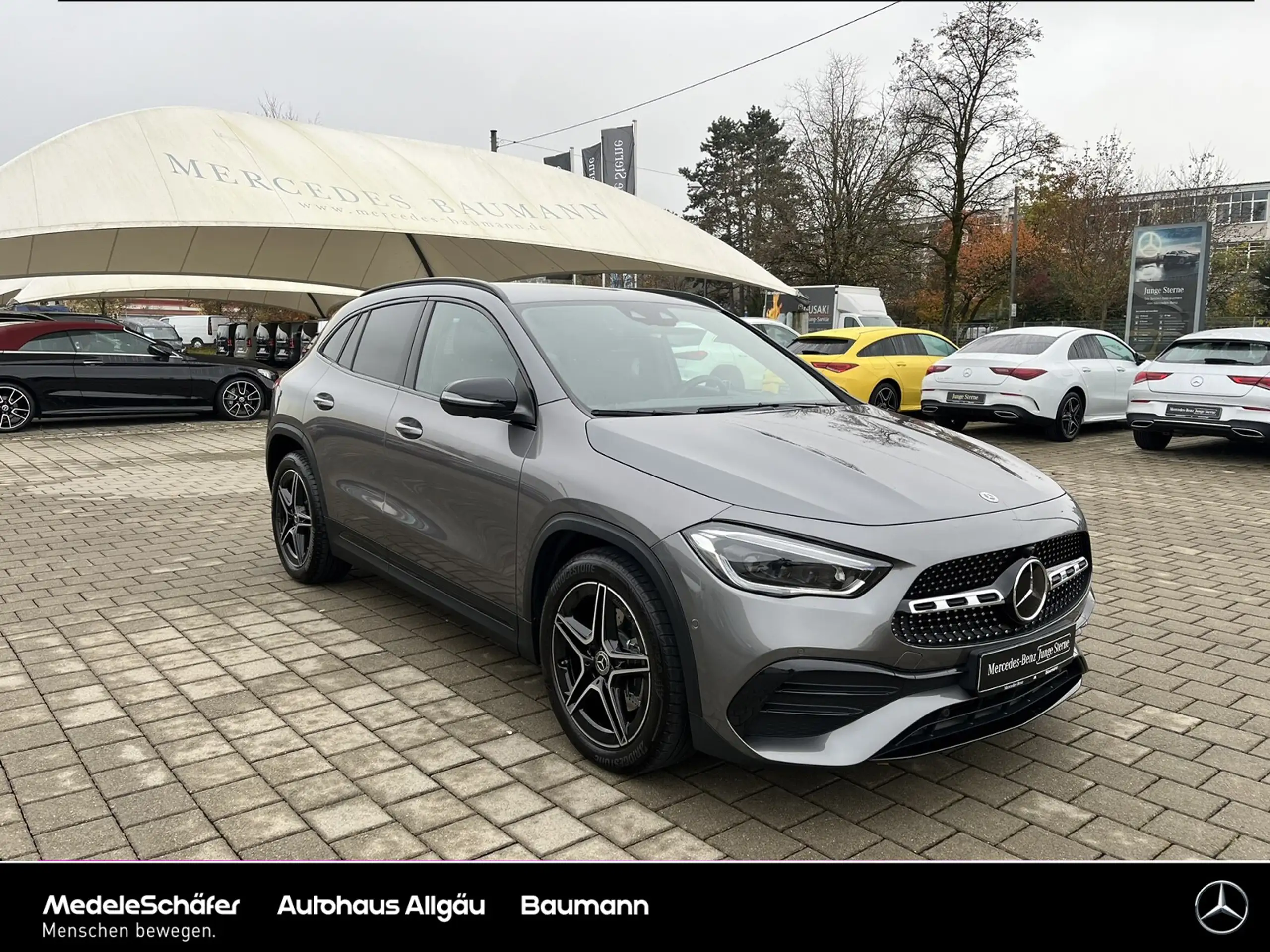 Mercedes-Benz - GLA 220