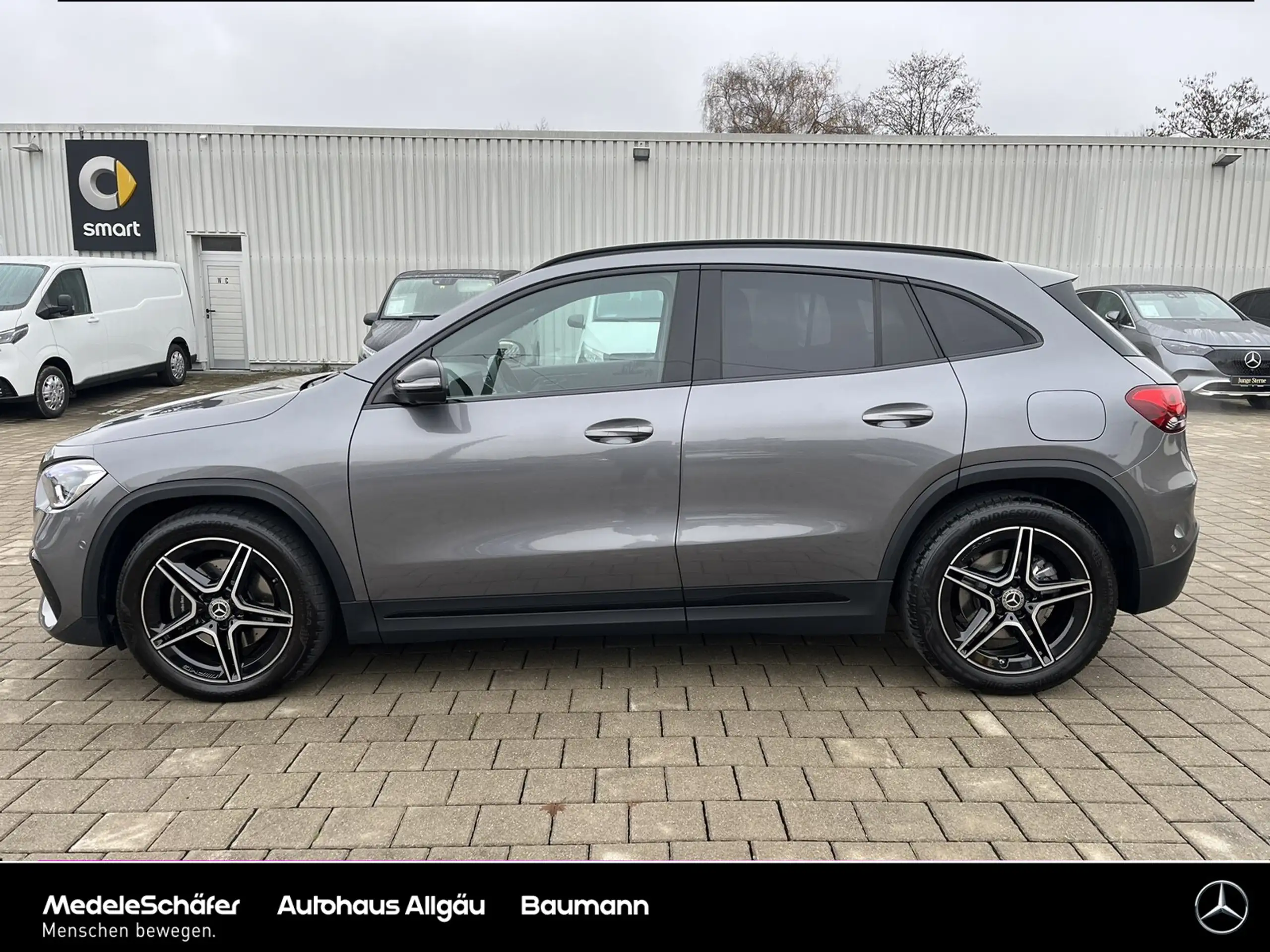 Mercedes-Benz - GLA 220