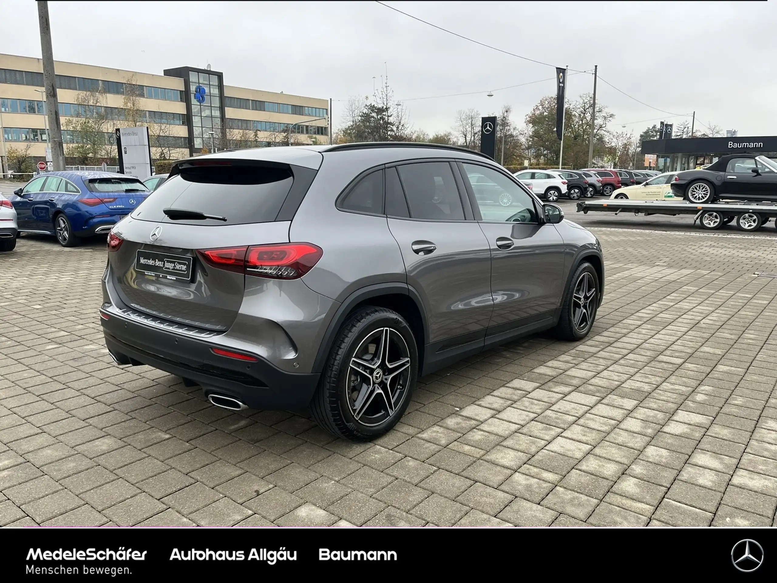 Mercedes-Benz - GLA 220