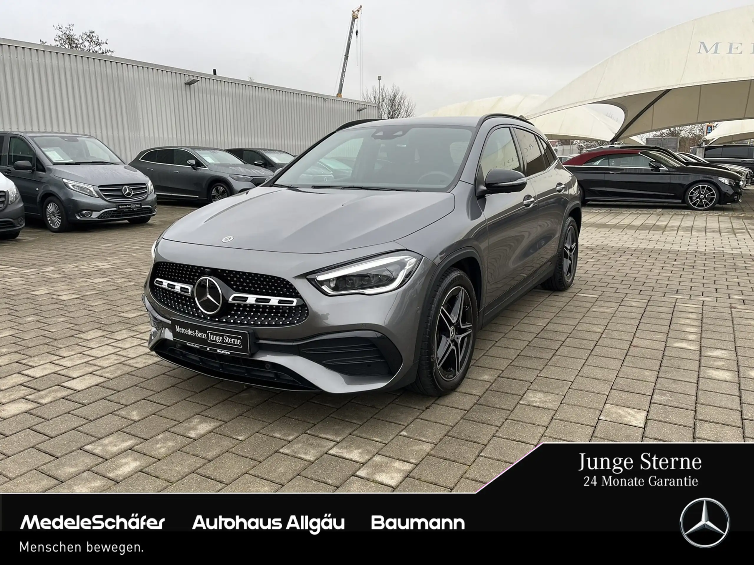 Mercedes-Benz - GLA 220