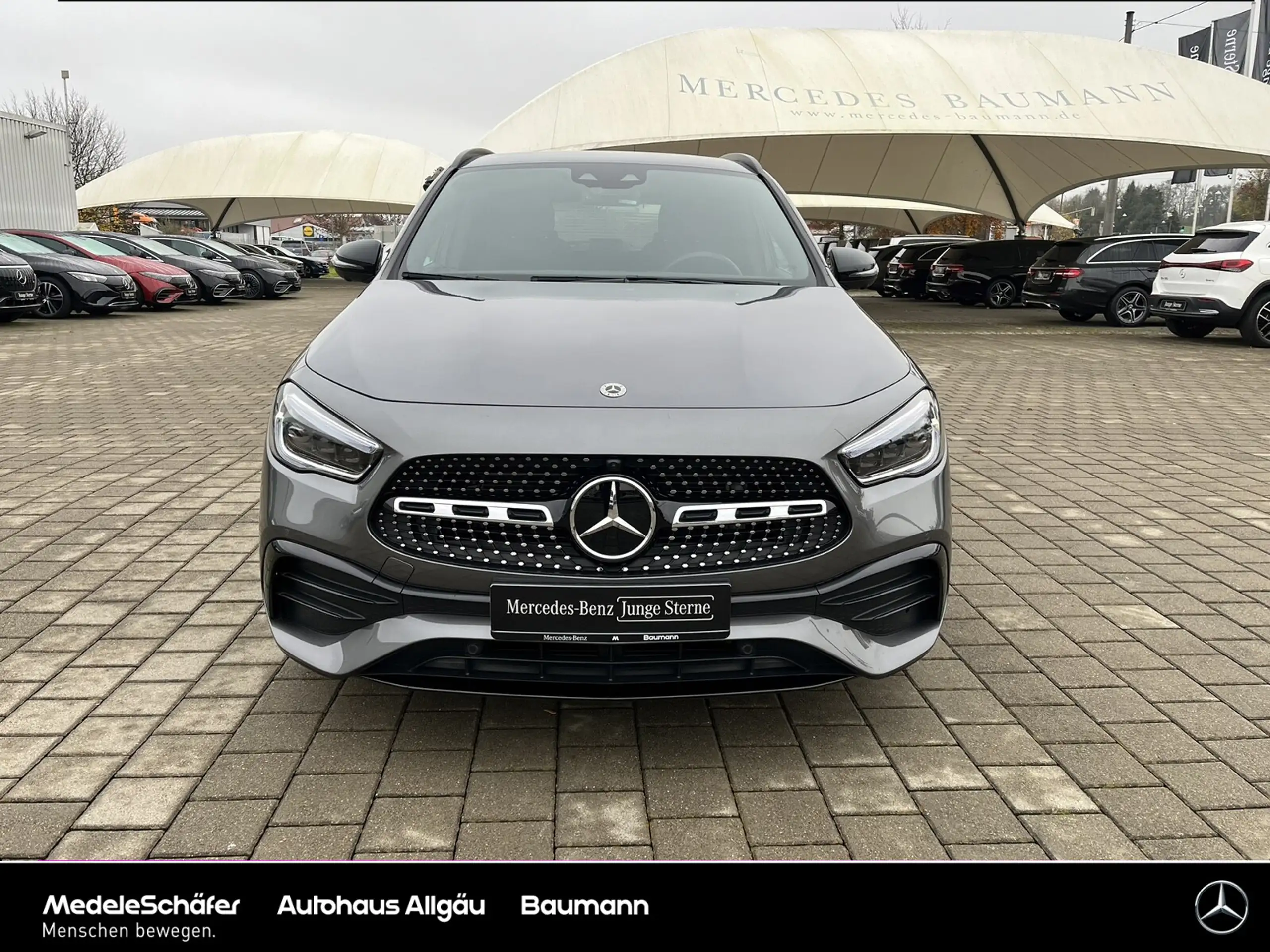 Mercedes-Benz - GLA 220