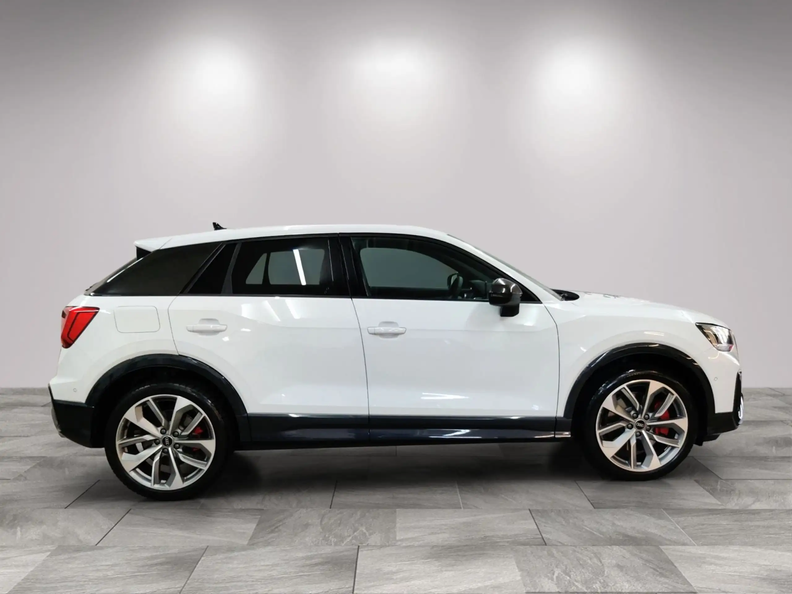 Audi - SQ2