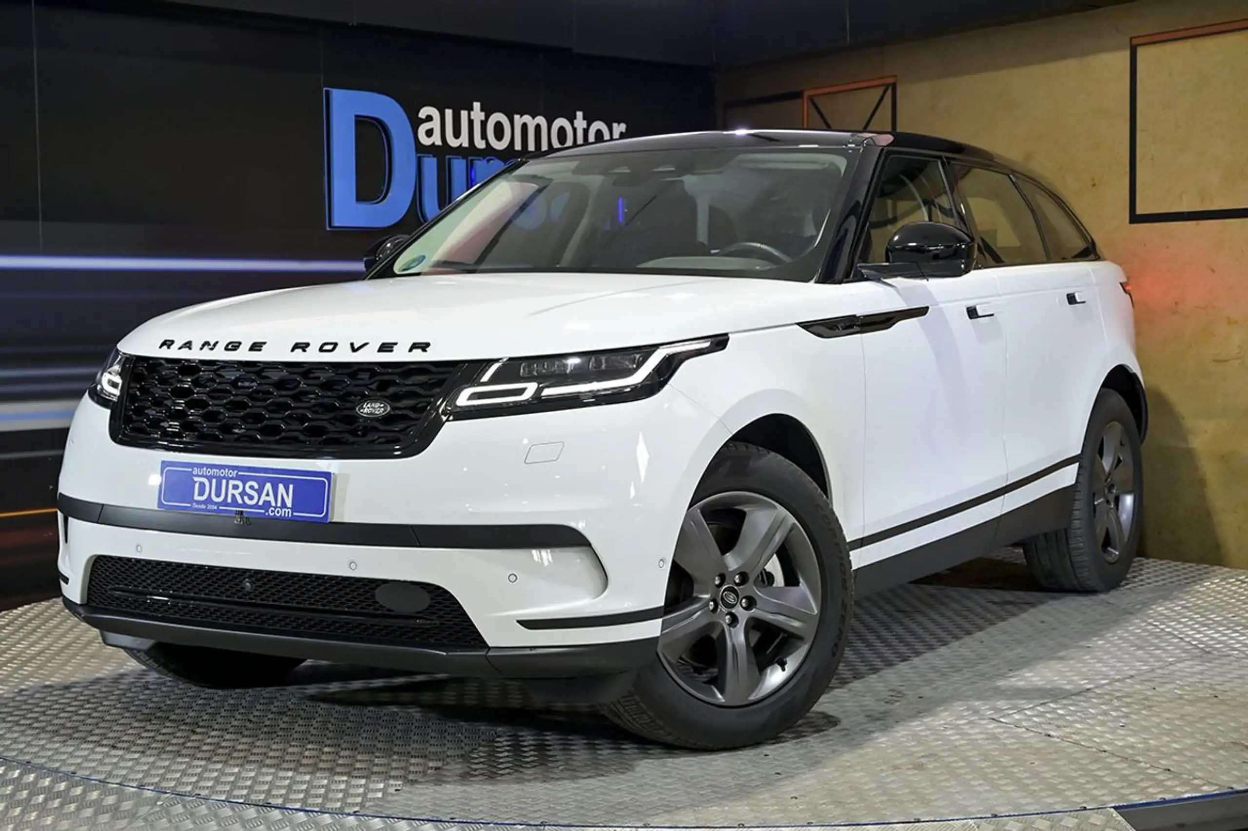 Land Rover - Range Rover Velar