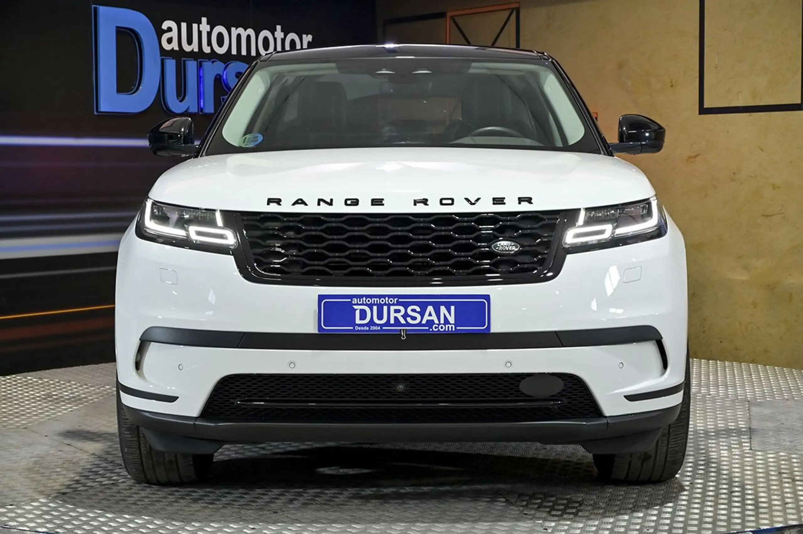 Land Rover - Range Rover Velar