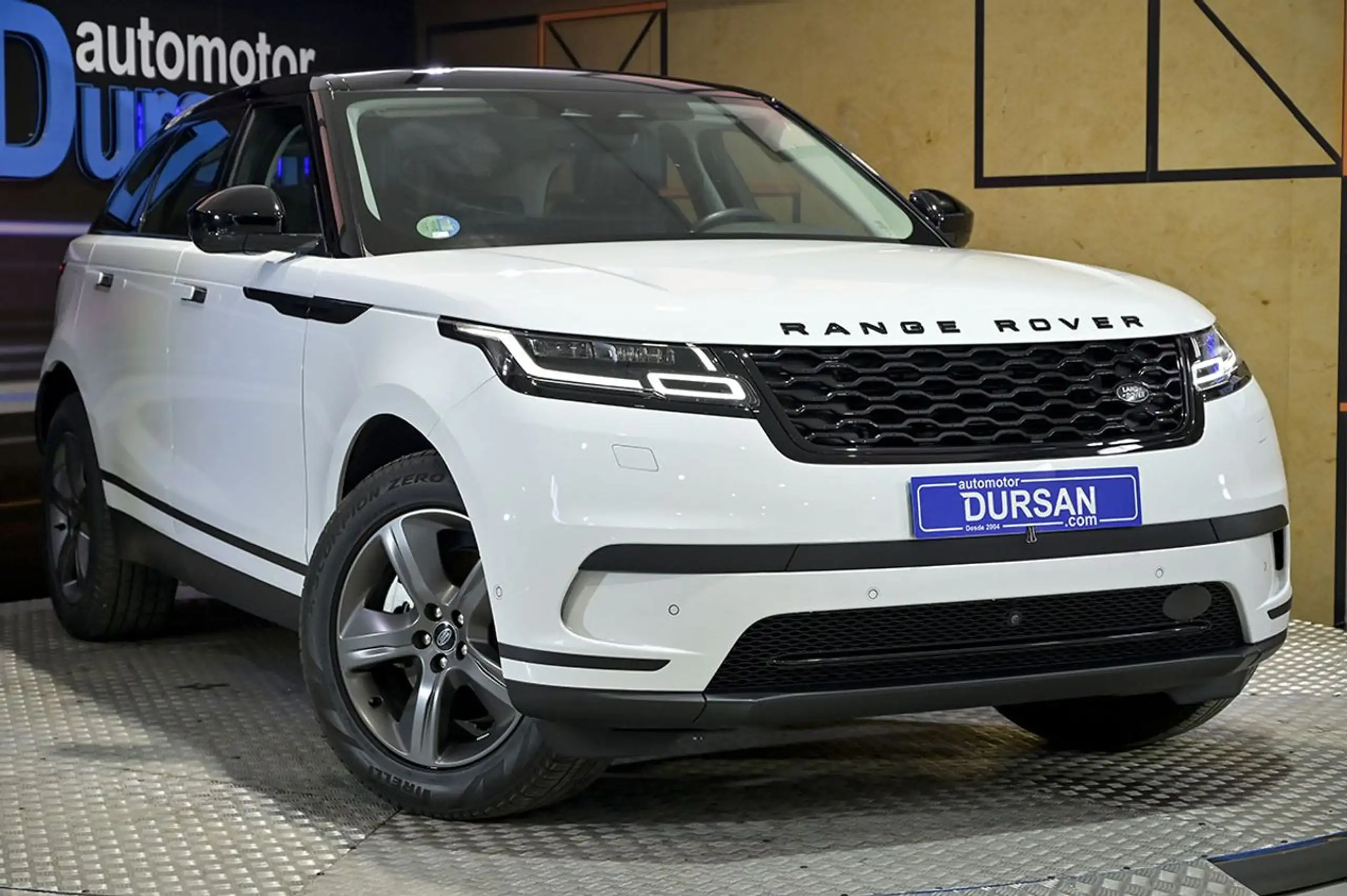 Land Rover - Range Rover Velar