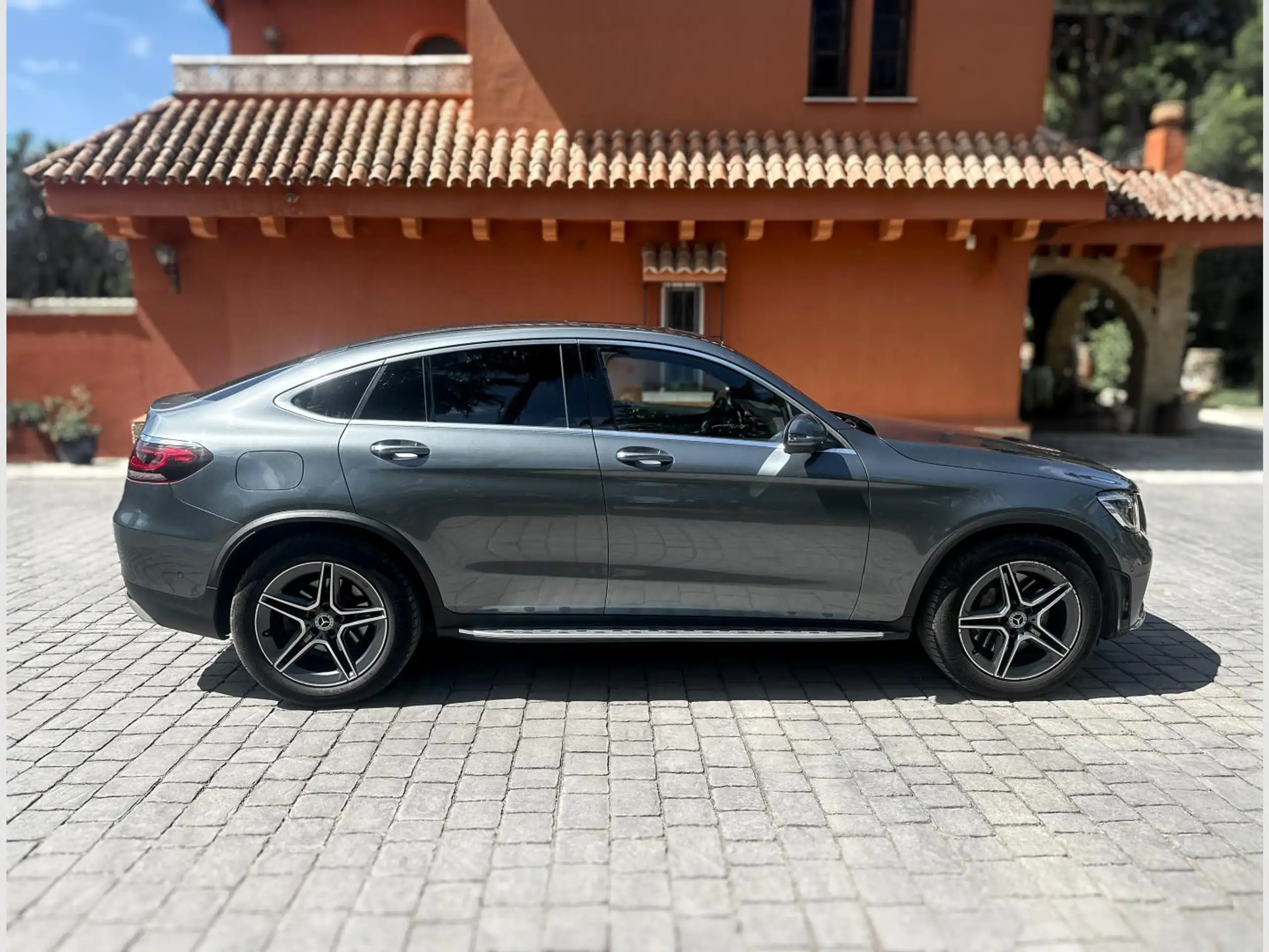 Mercedes-Benz - GLC 300