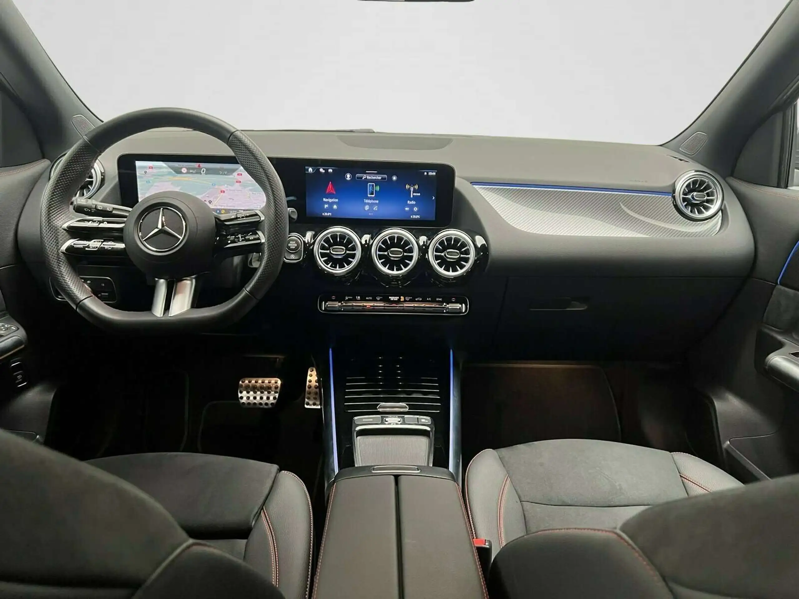 Mercedes-Benz - GLA 200