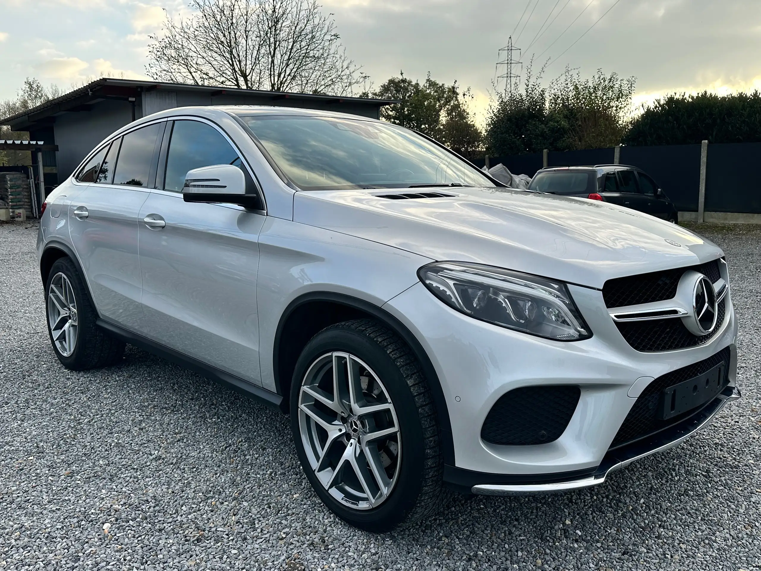 Mercedes-Benz - GLE 350