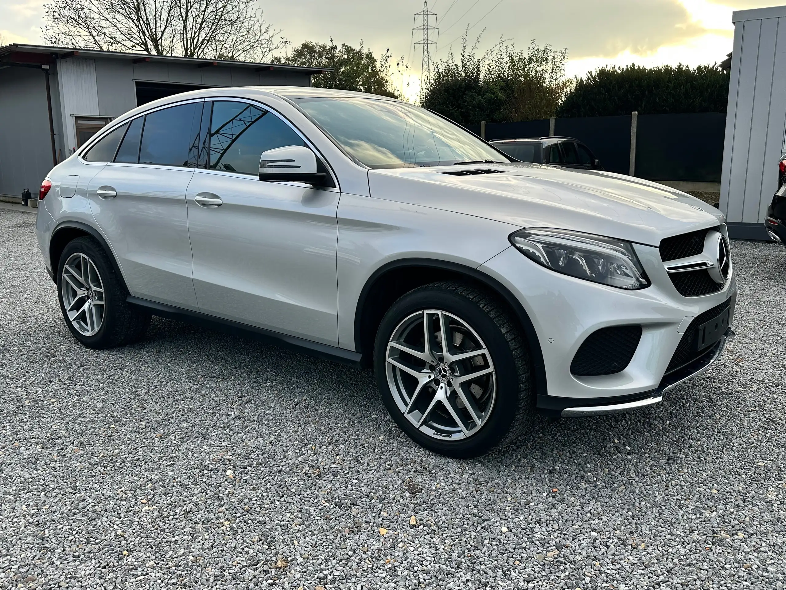 Mercedes-Benz - GLE 350