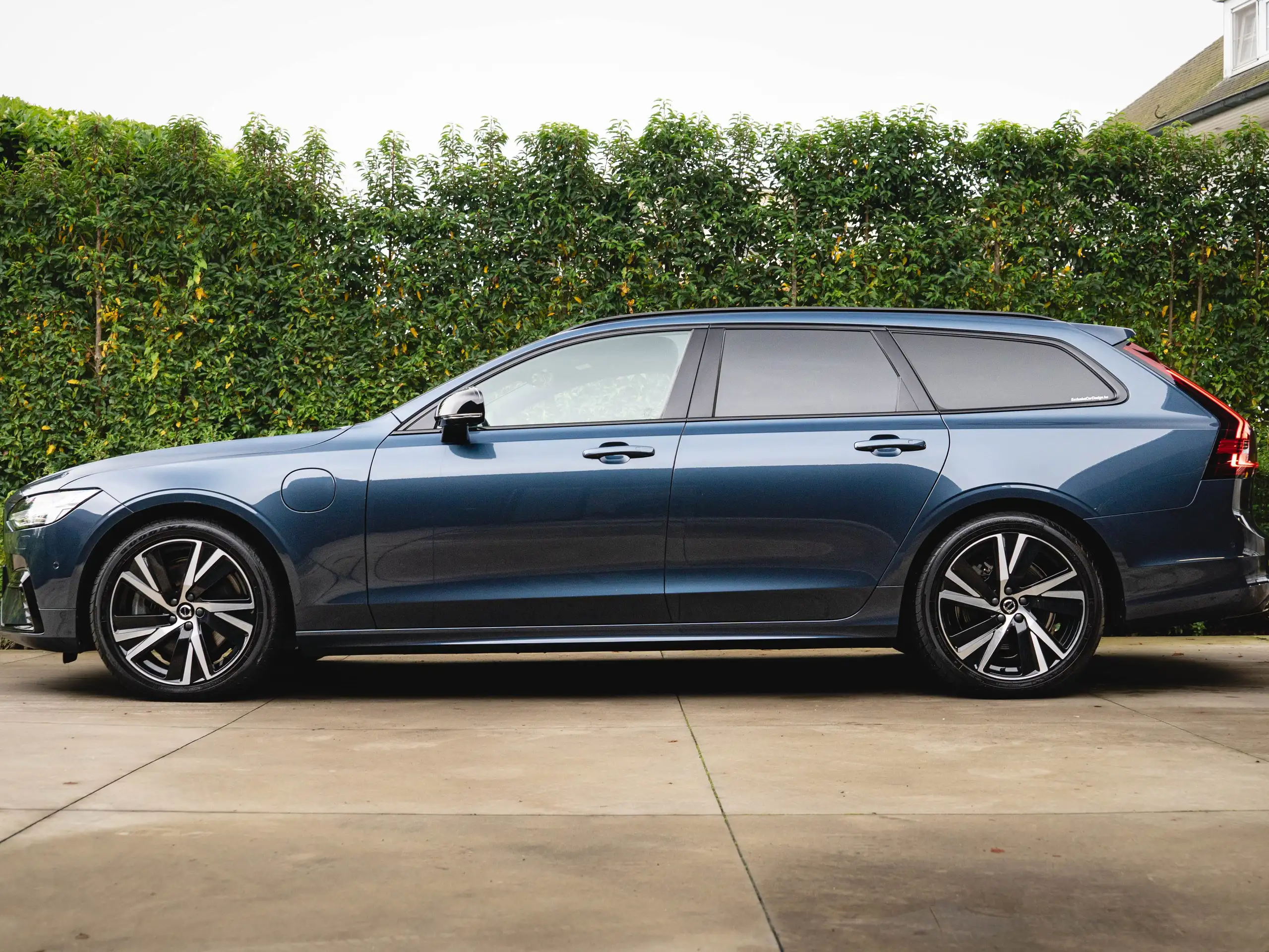 Volvo - V90