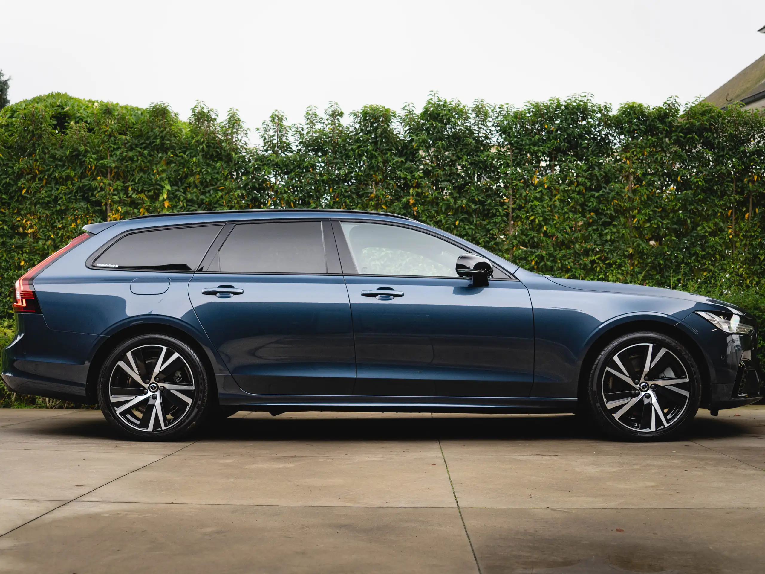 Volvo - V90