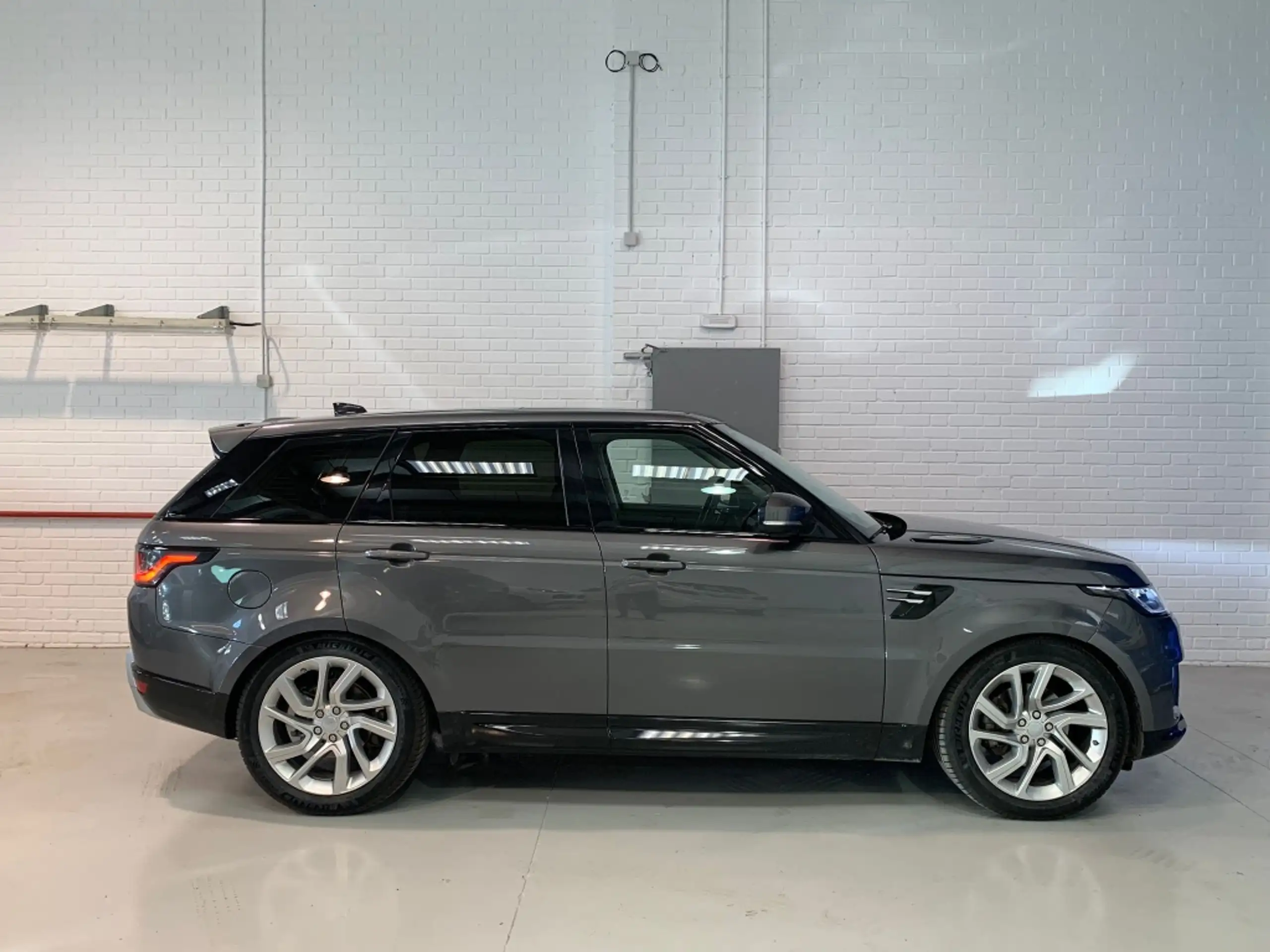 Land Rover - Range Rover Sport