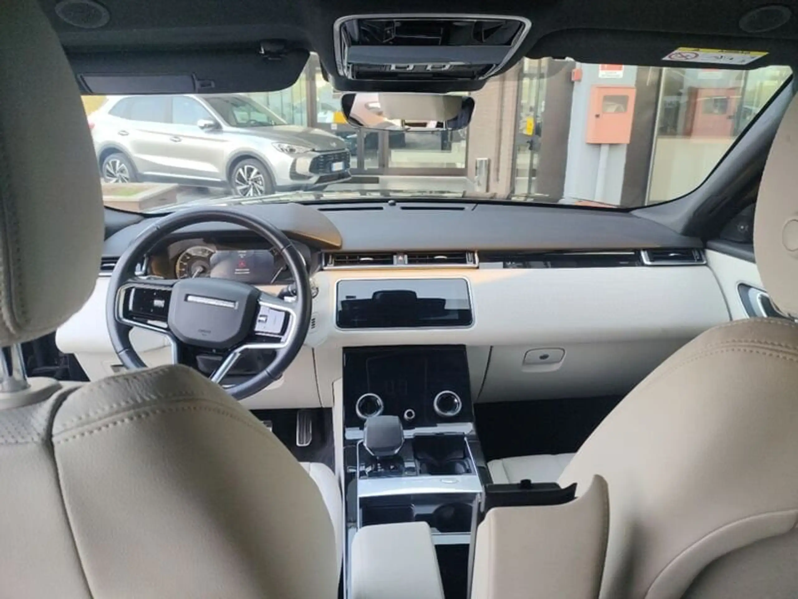 Land Rover - Range Rover Velar