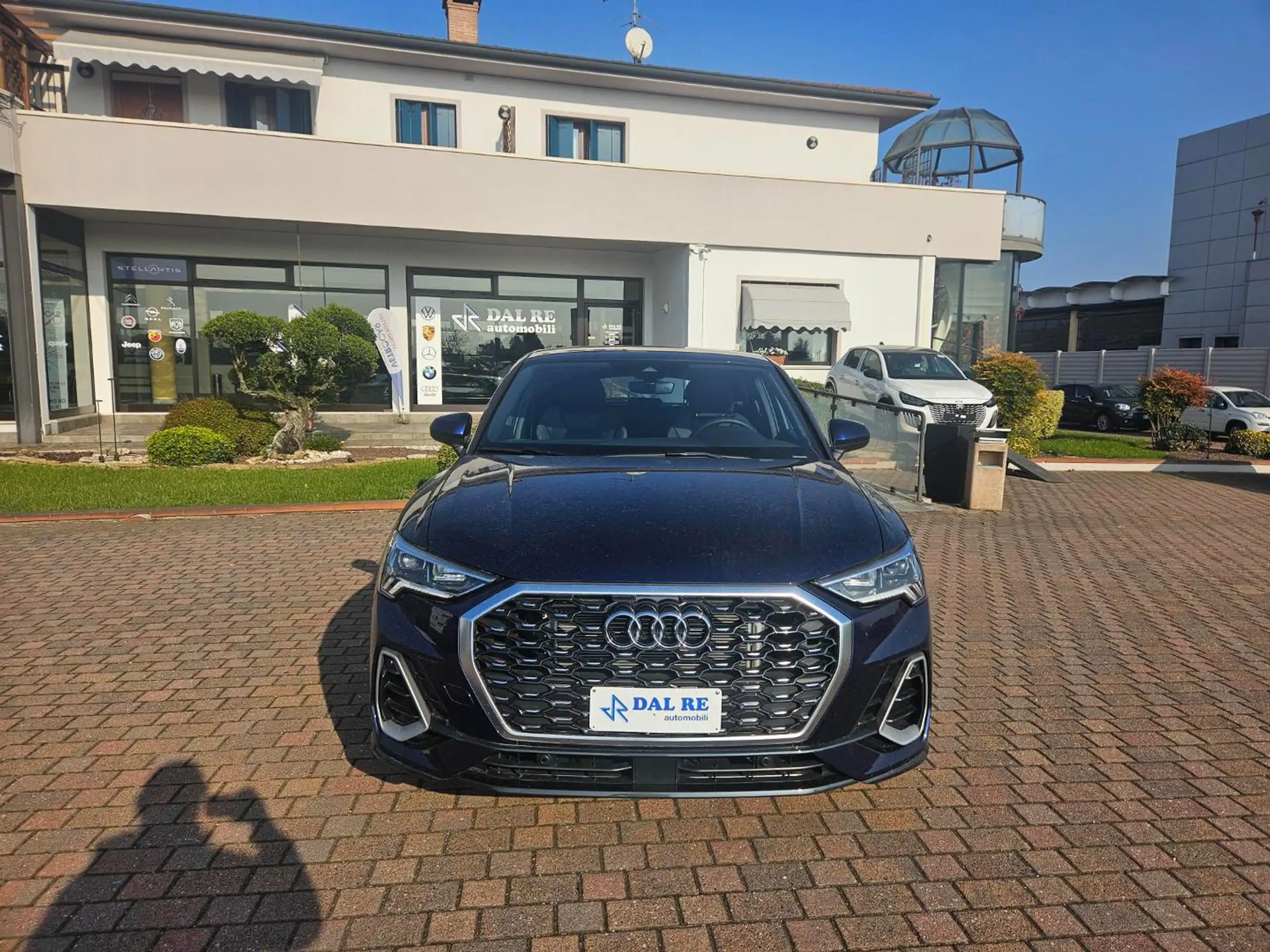 Audi - Q3