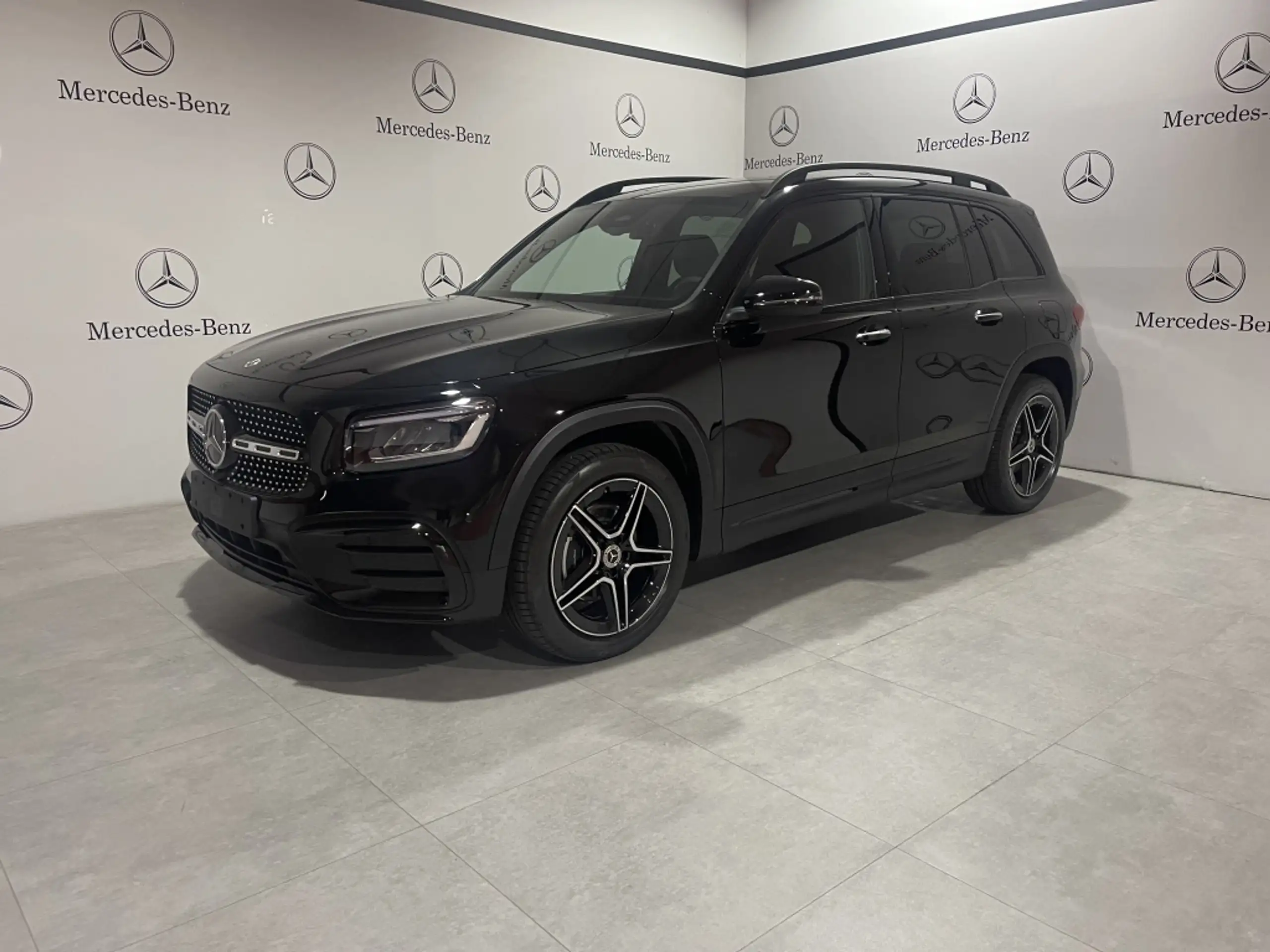 Mercedes-Benz GLB 200 2024