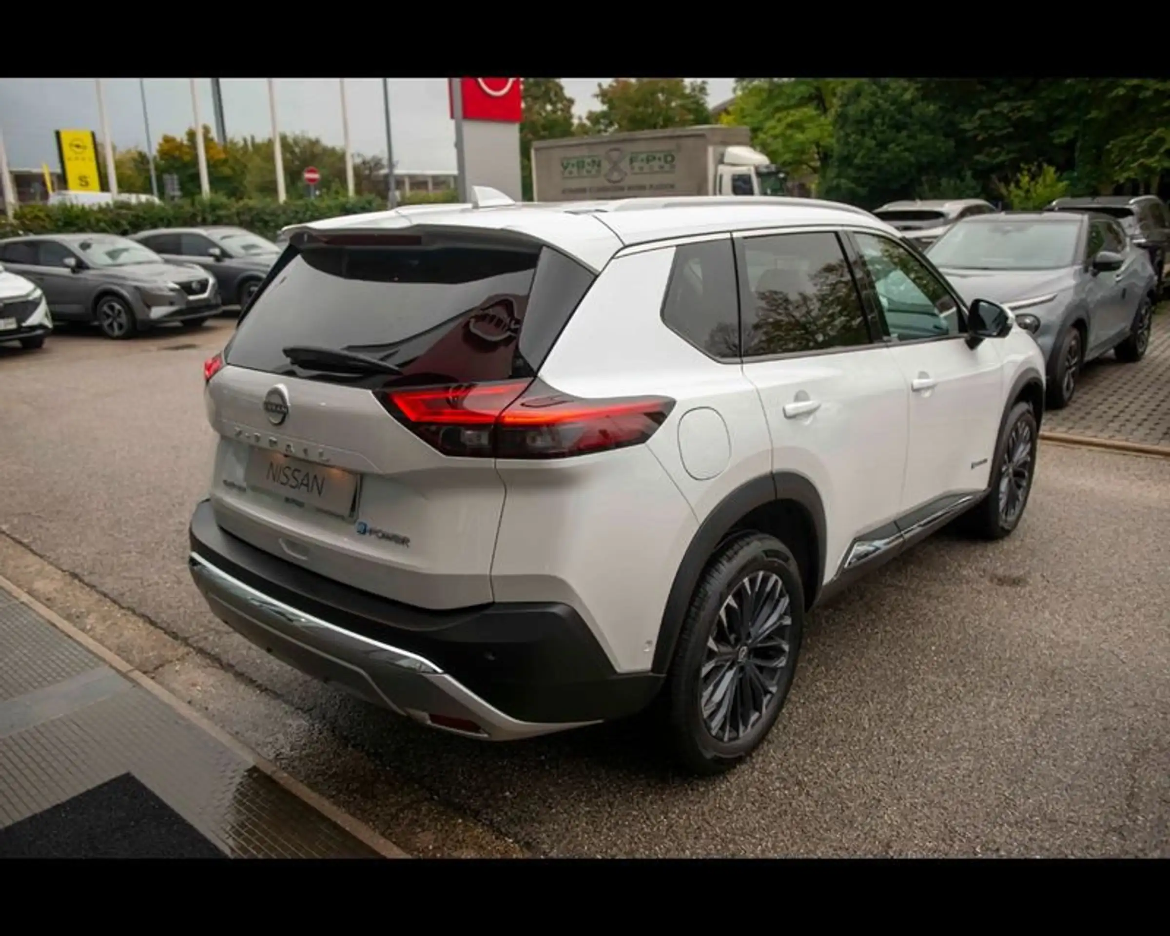 Nissan - X-Trail