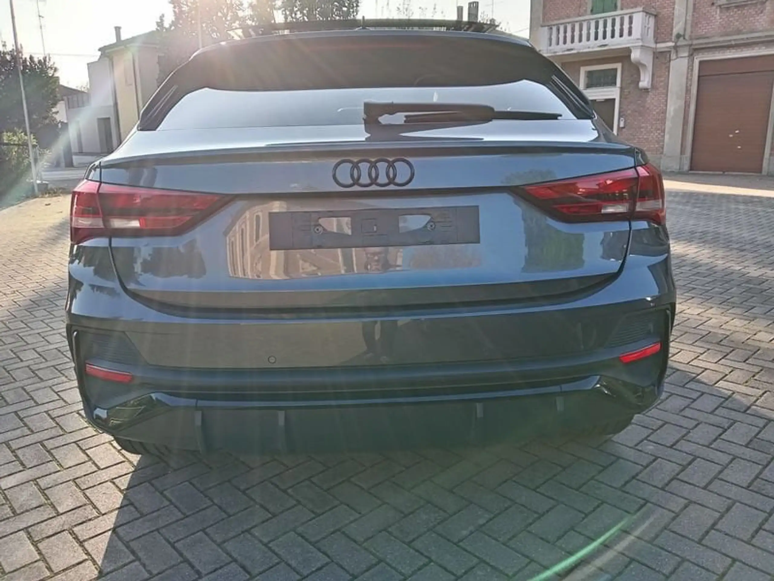 Audi - Q3