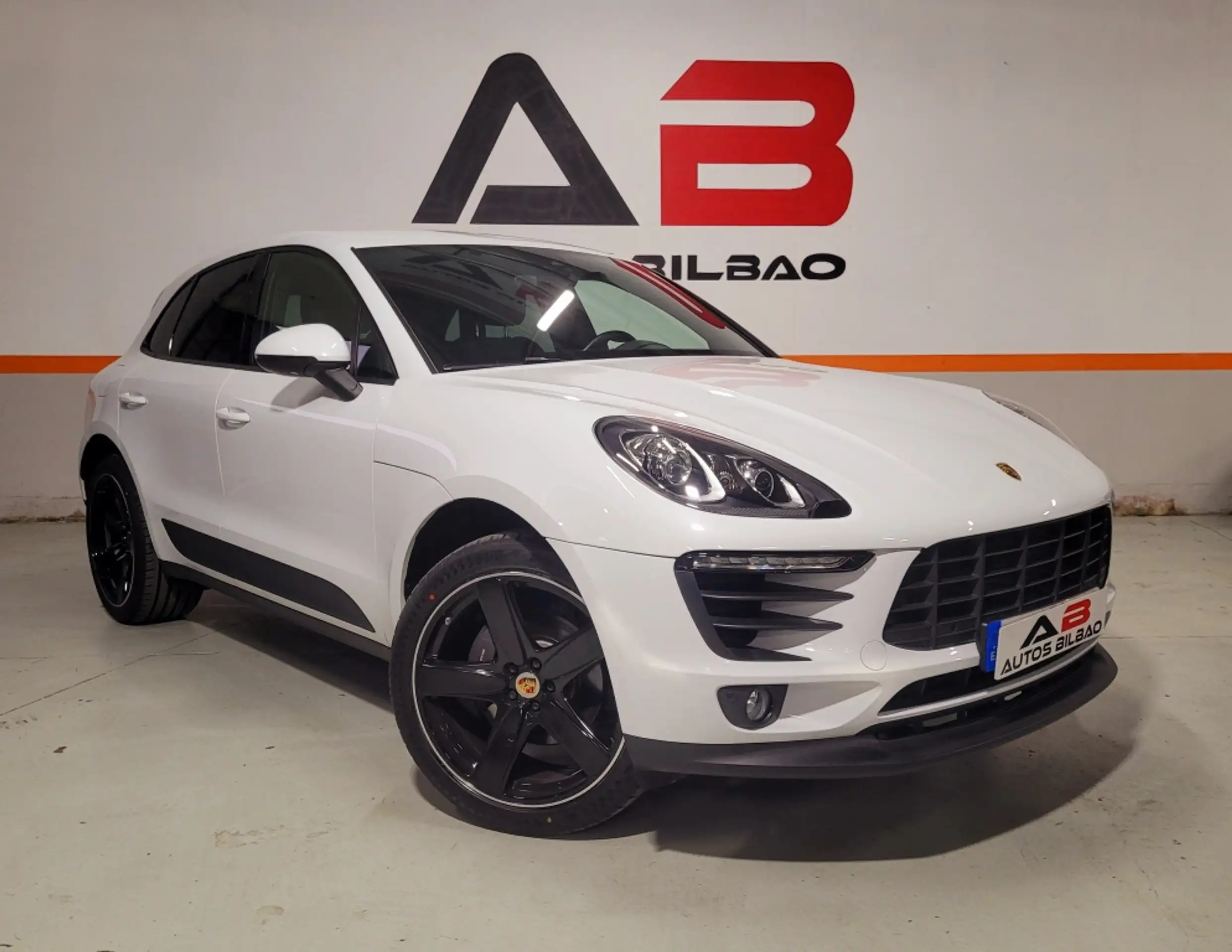 Porsche - Macan