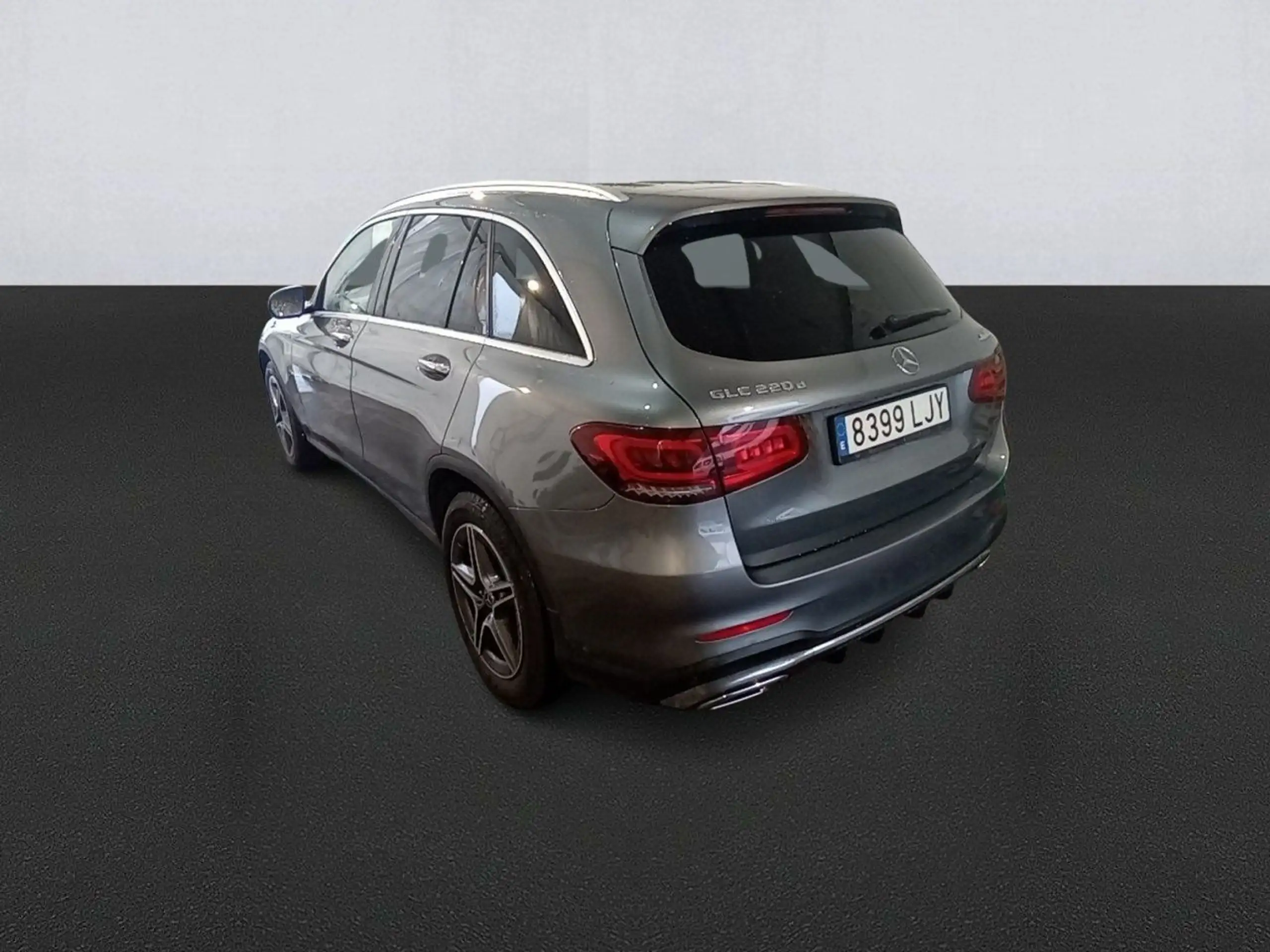 Mercedes-Benz - GLA 220