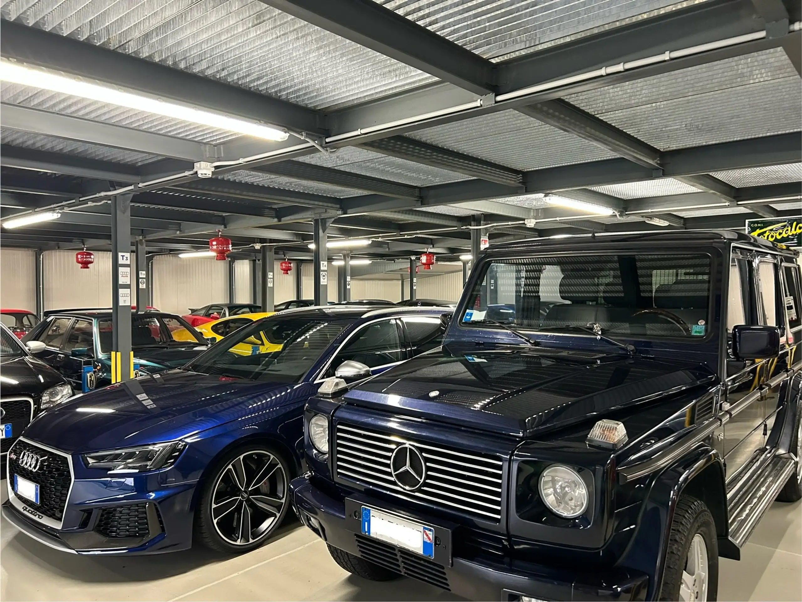 Mercedes-Benz - G 400