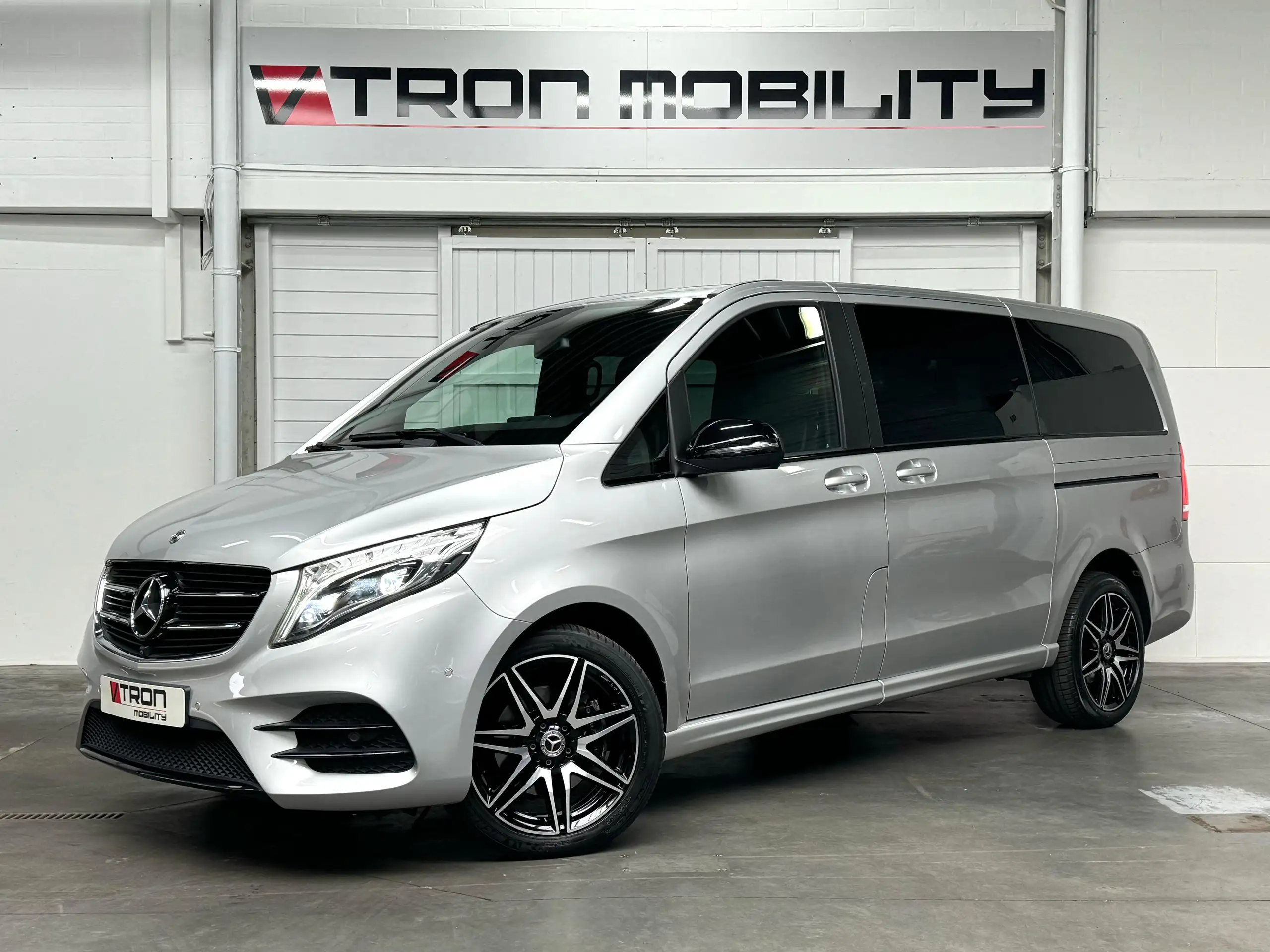 Mercedes-Benz - V 250