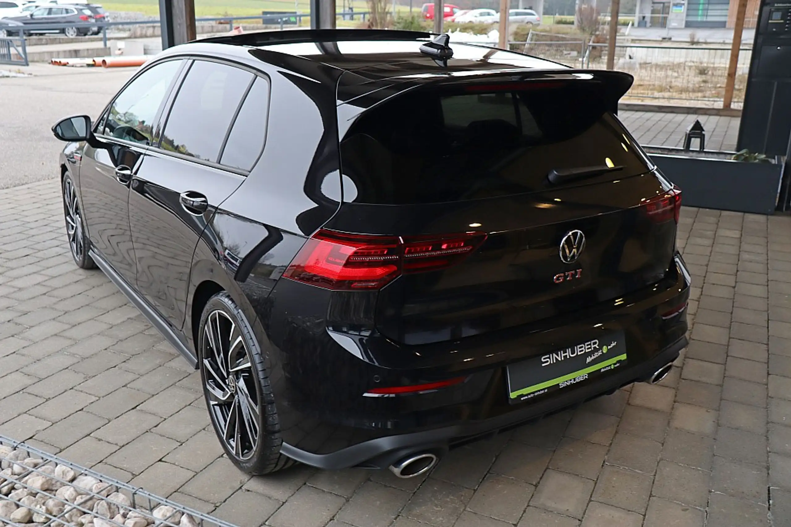 Volkswagen - Golf GTI