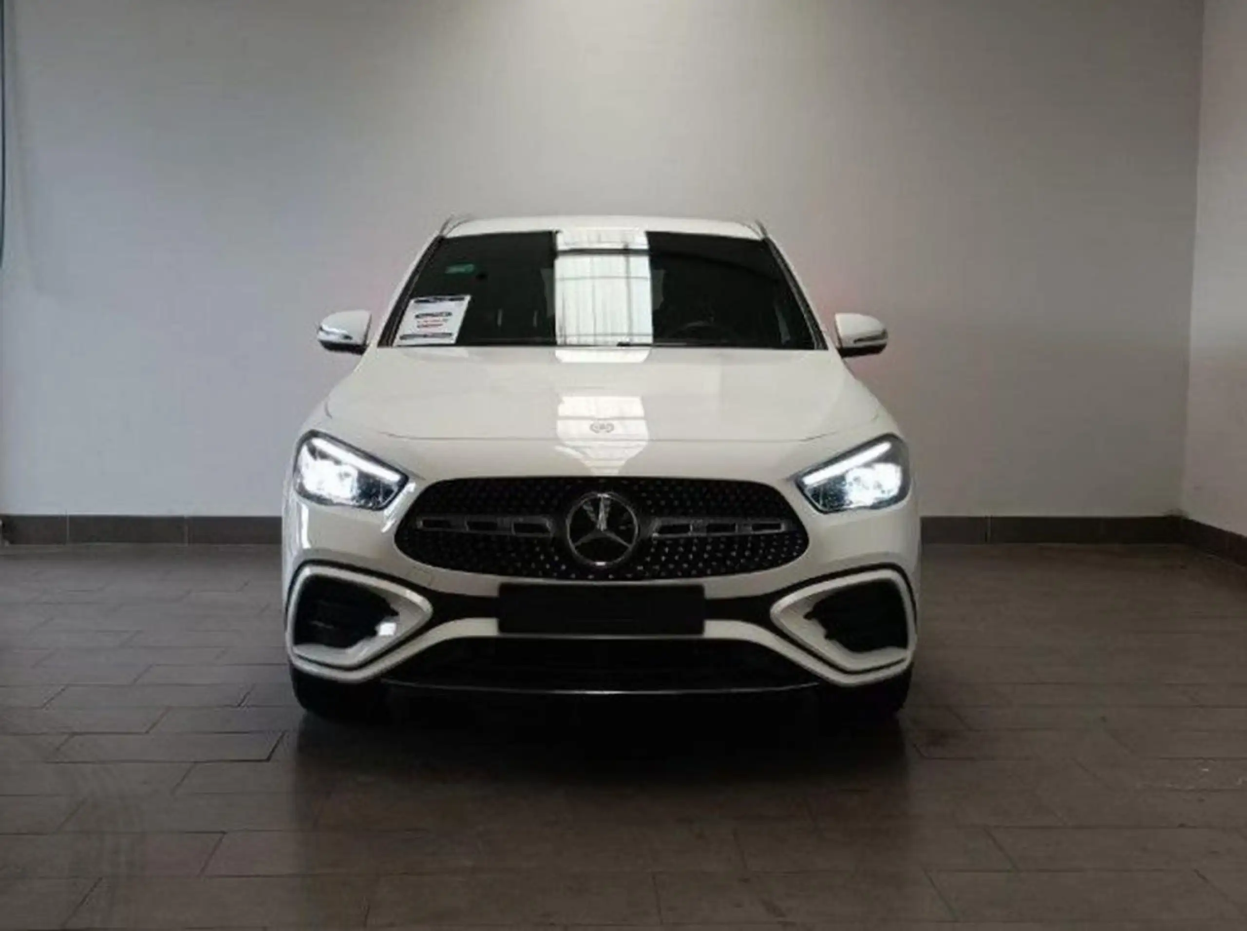 Mercedes-Benz - GLA 250