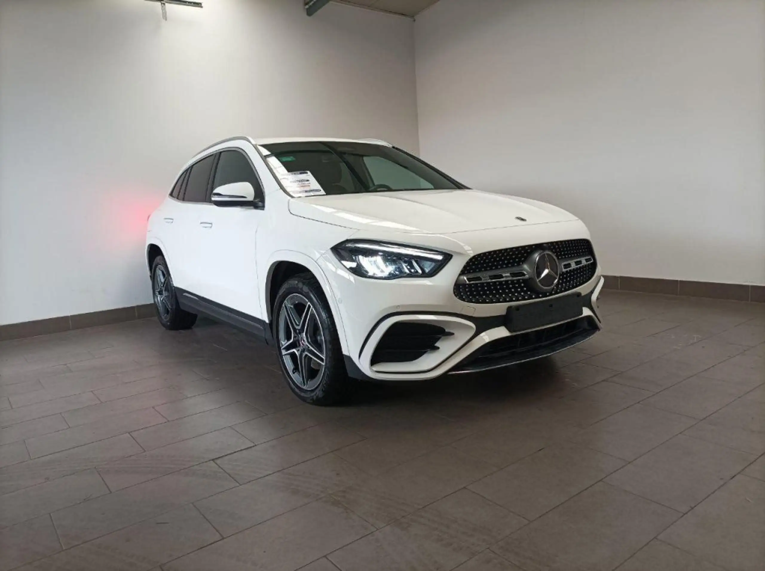 Mercedes-Benz - GLA 250