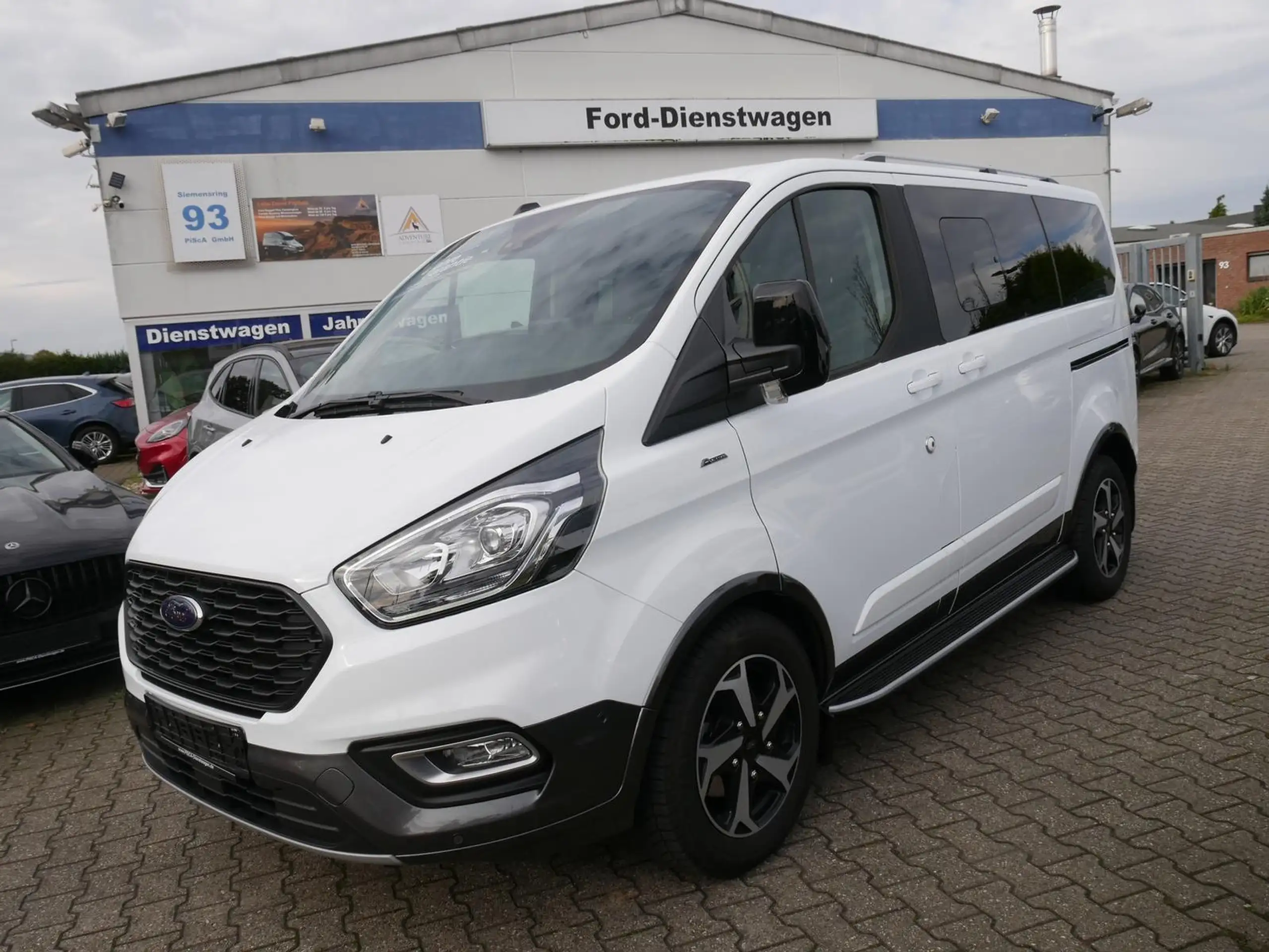 Ford Tourneo Custom 2024