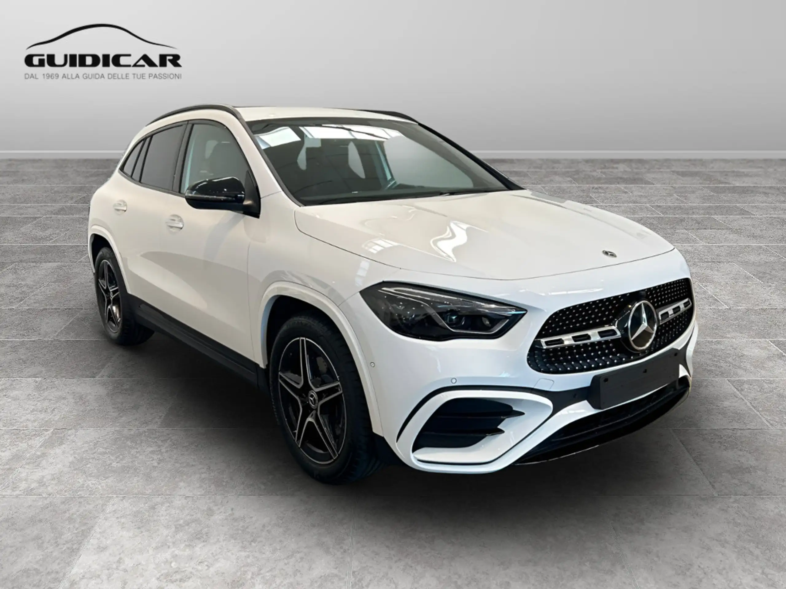 Mercedes-Benz - GLA 200