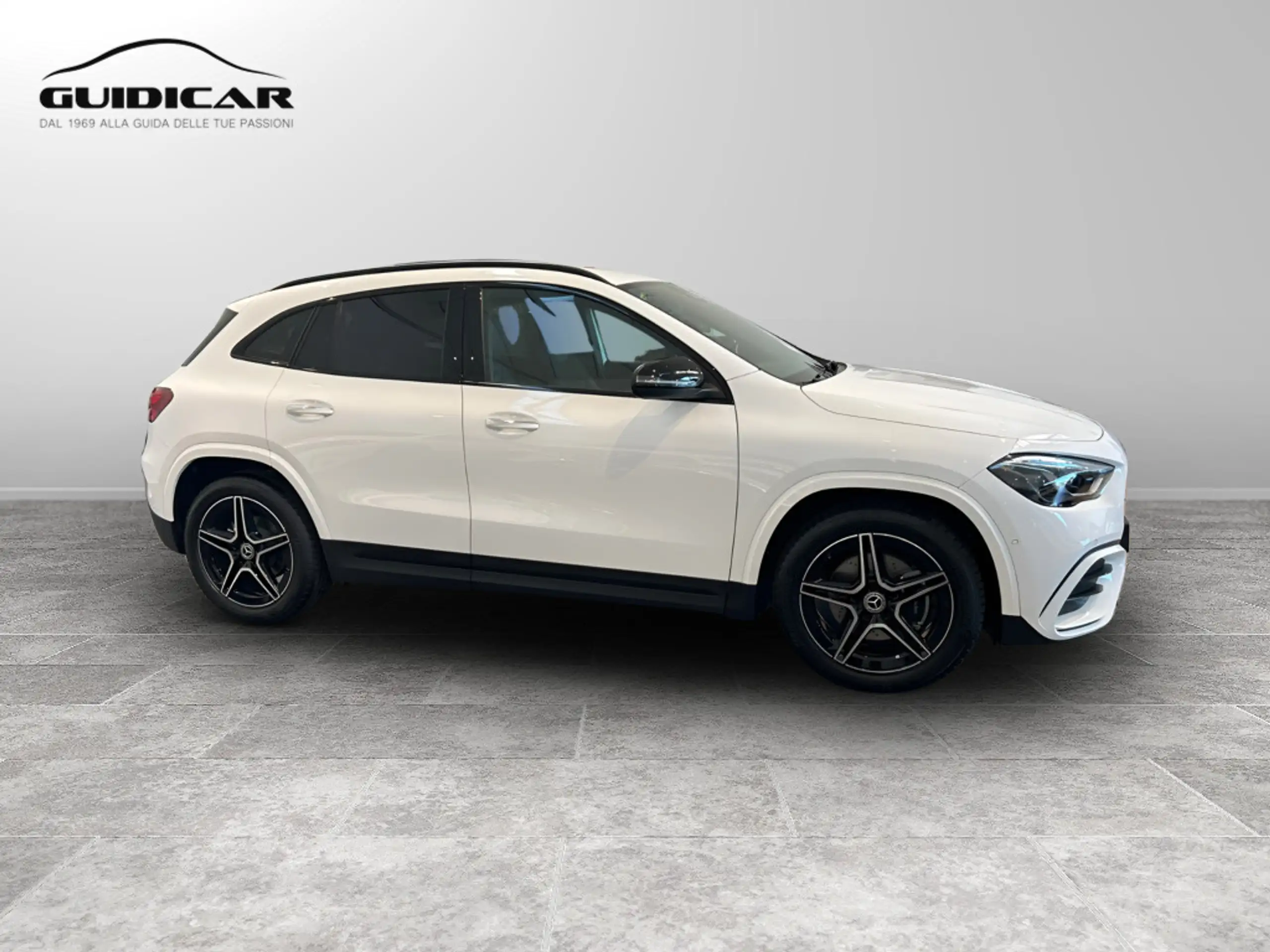 Mercedes-Benz - GLA 200