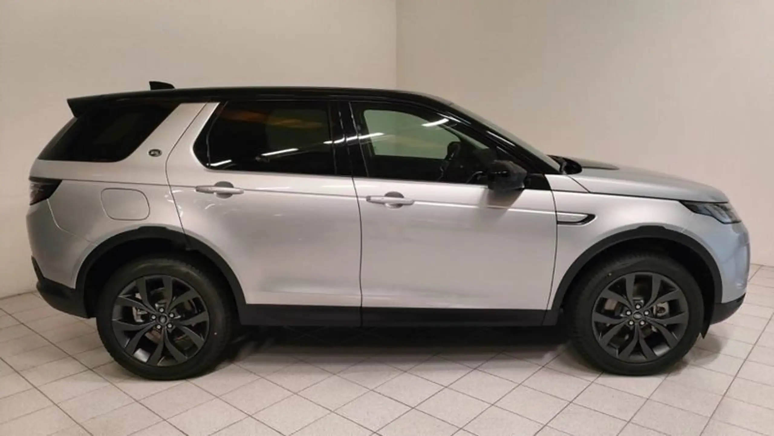 Land Rover - Discovery Sport